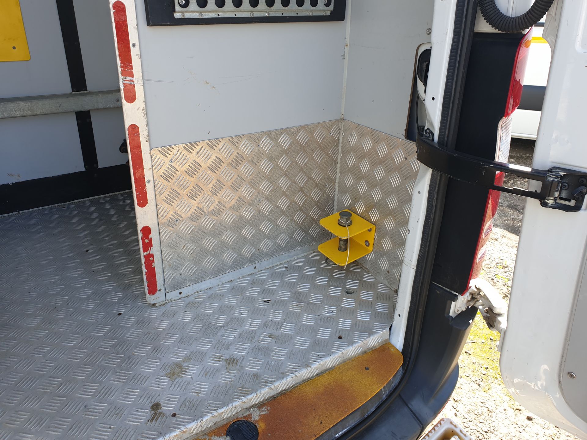 2013 / 13 Mercedes Sprinter 7 Seat Welfare Van - Image 19 of 30