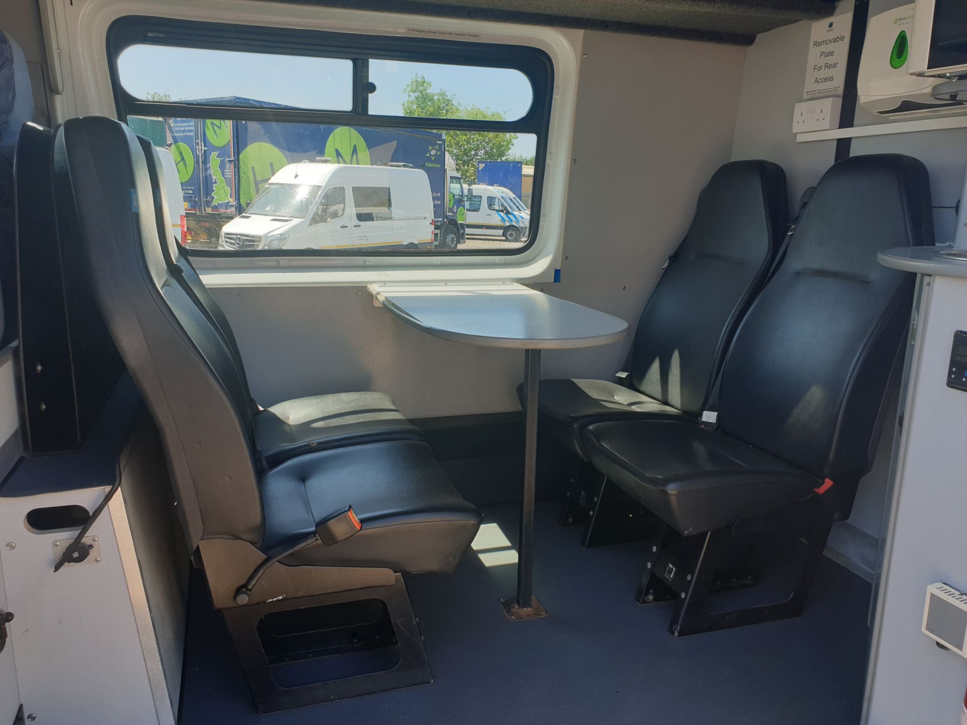 2013 / 63 Mercedes Sprinter 7 Seat Welfare Van - Image 12 of 34