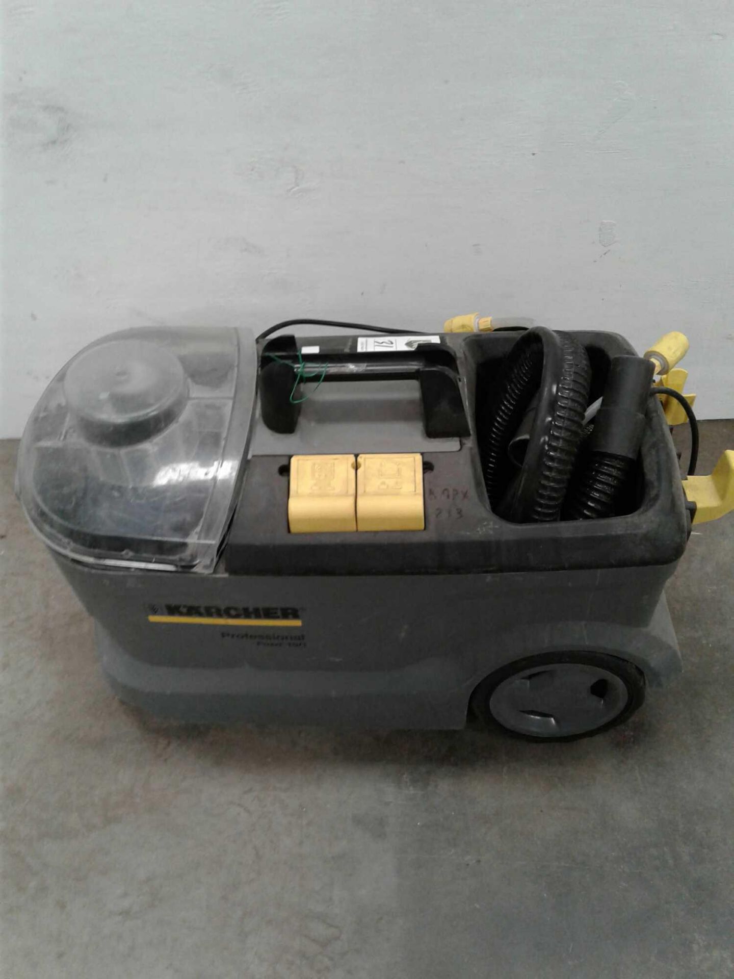 Karcher carpet cleaner 230v - Image 3 of 3