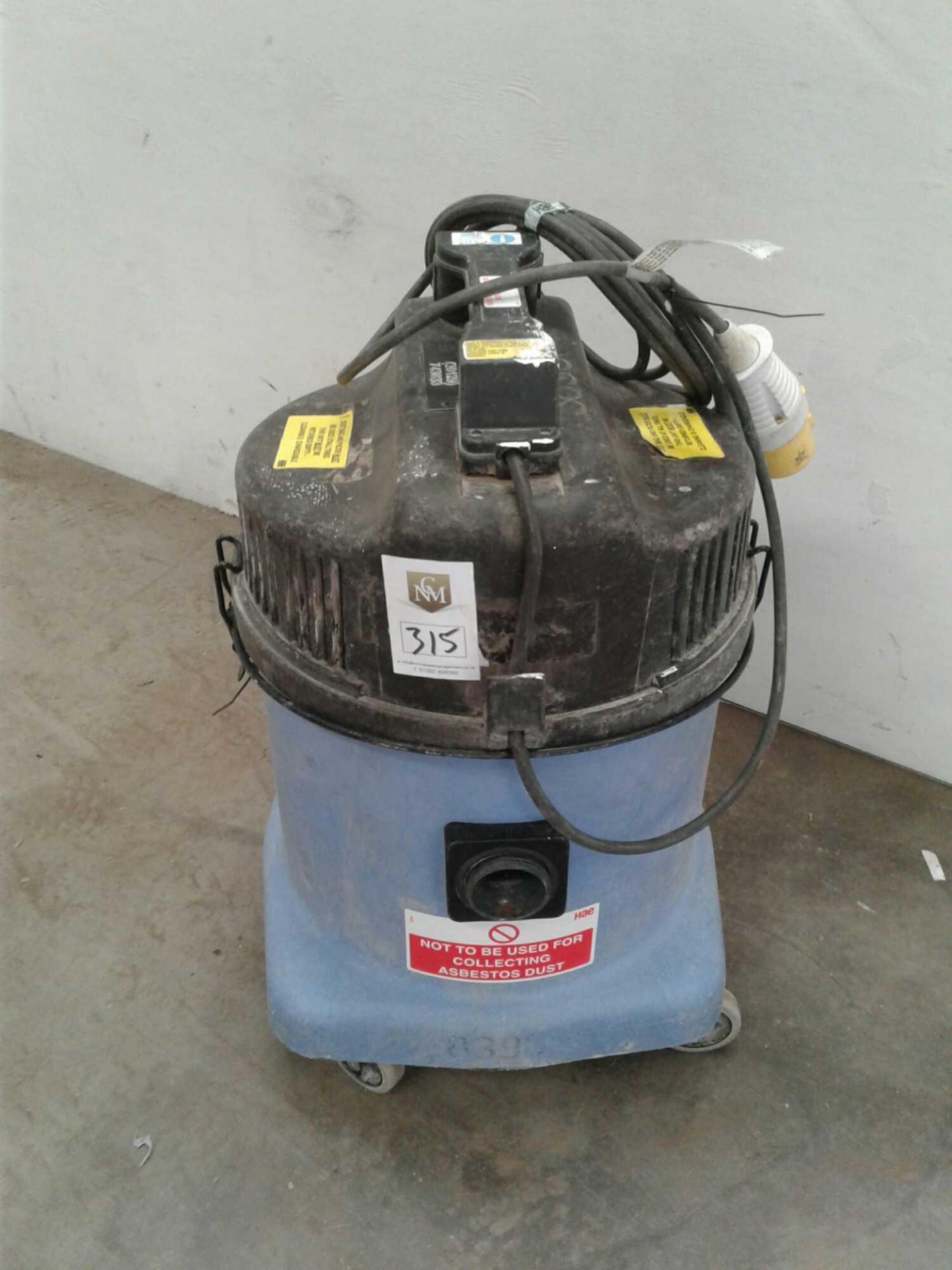 Industrial vacuum cleaner 110 V 32 amp