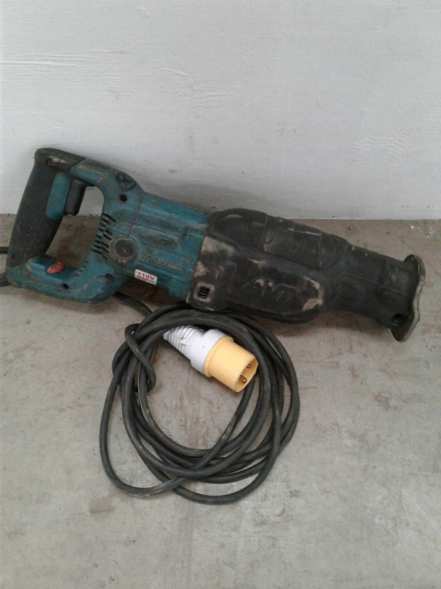 Makita reciprocating saw 110 V - Image 2 of 3