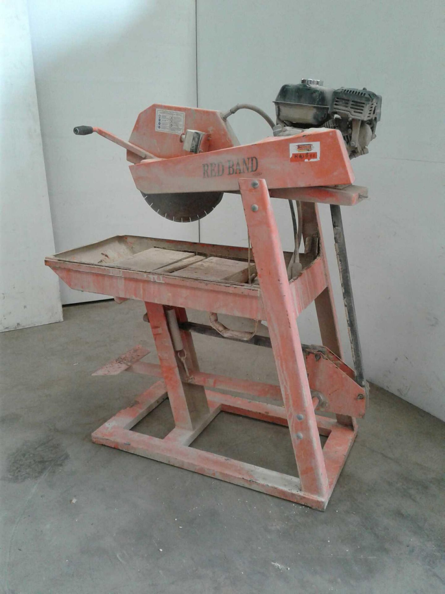 Red band brick saw