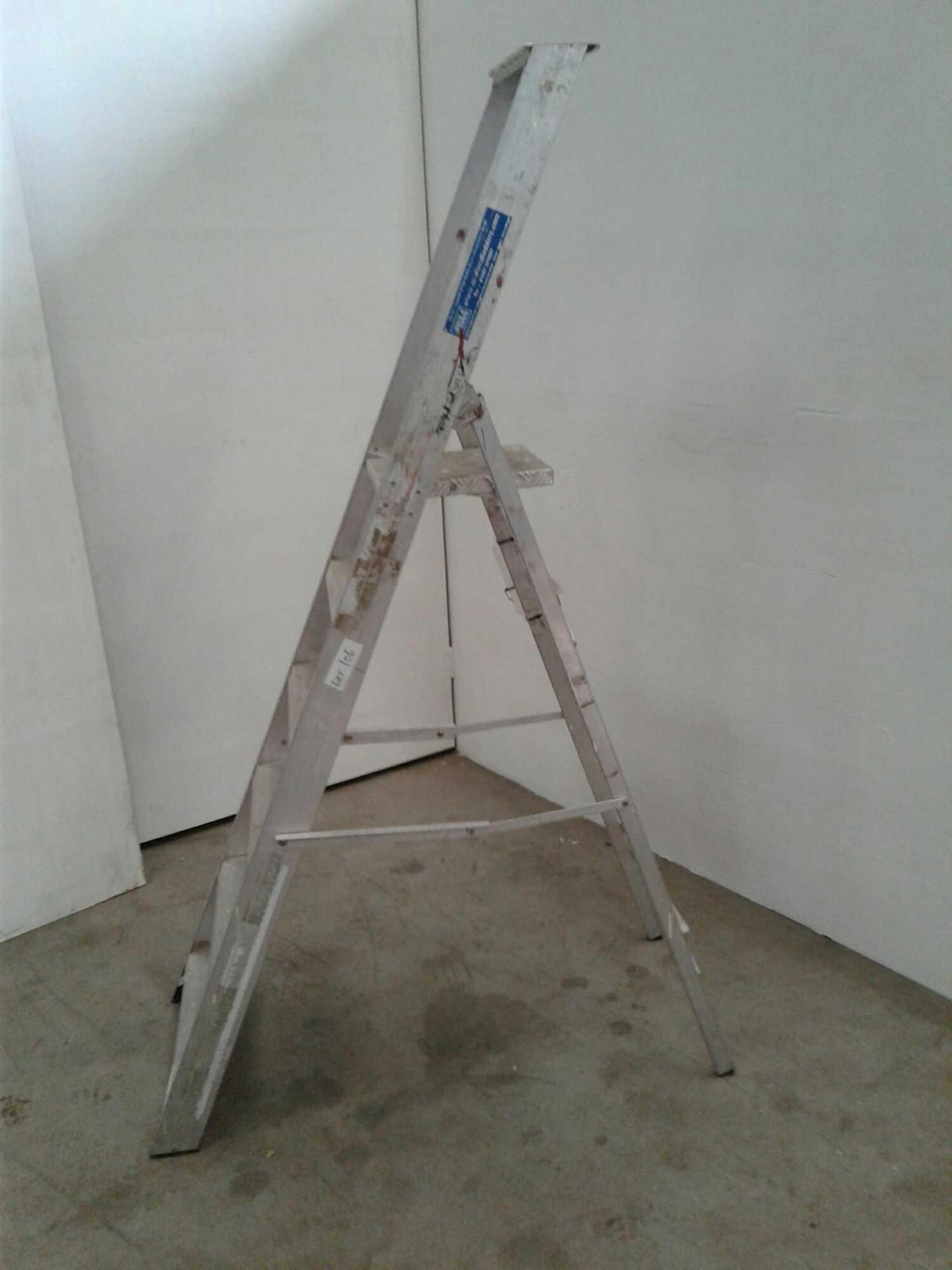 6 tread step ladders - Image 2 of 2