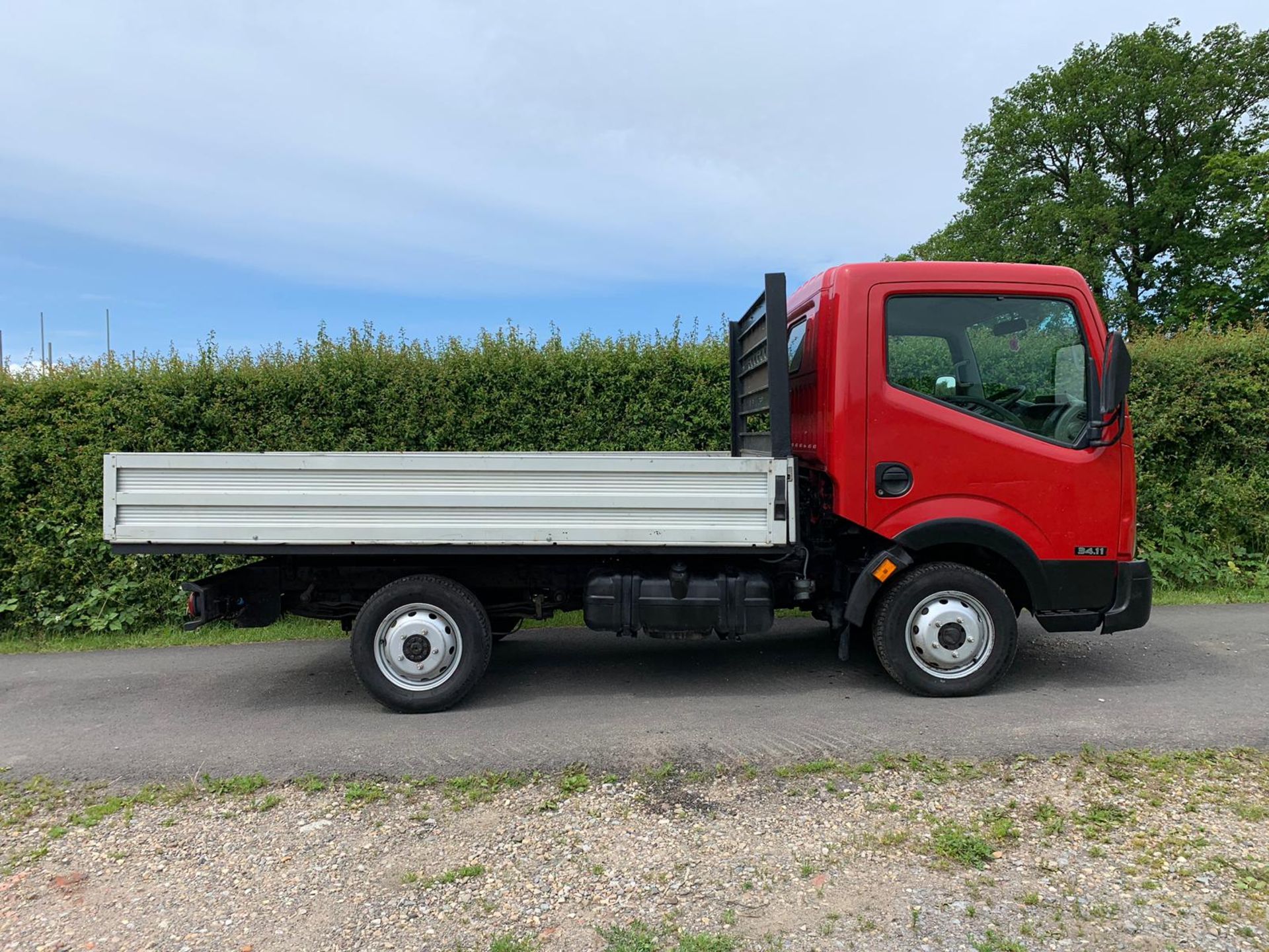 2009 Nissan Cabstar - Image 2 of 9