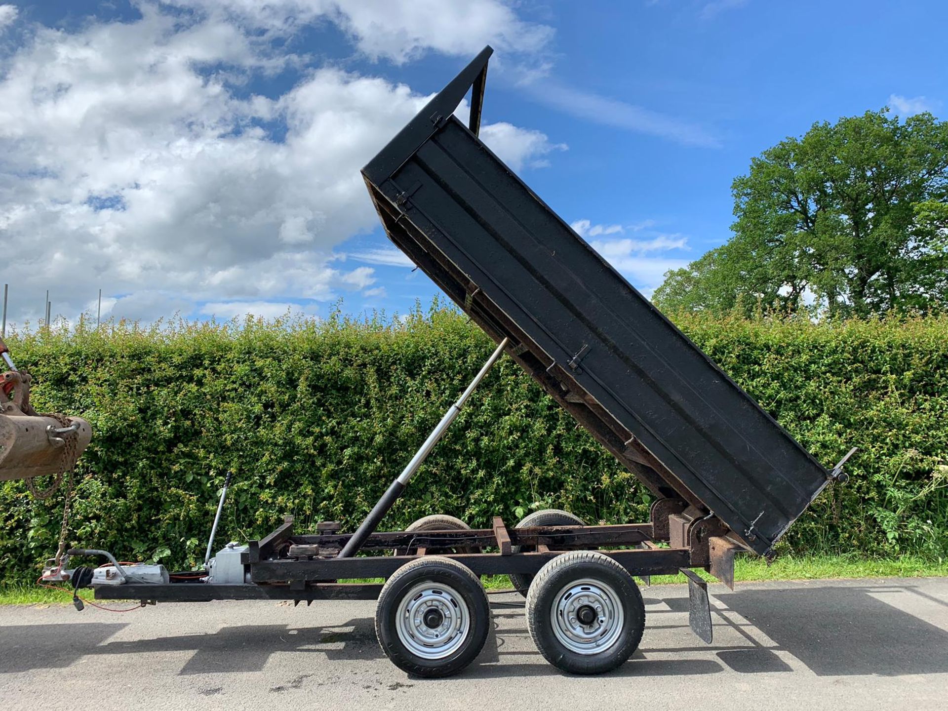 Indespension Hydraulic Tipping Trailer