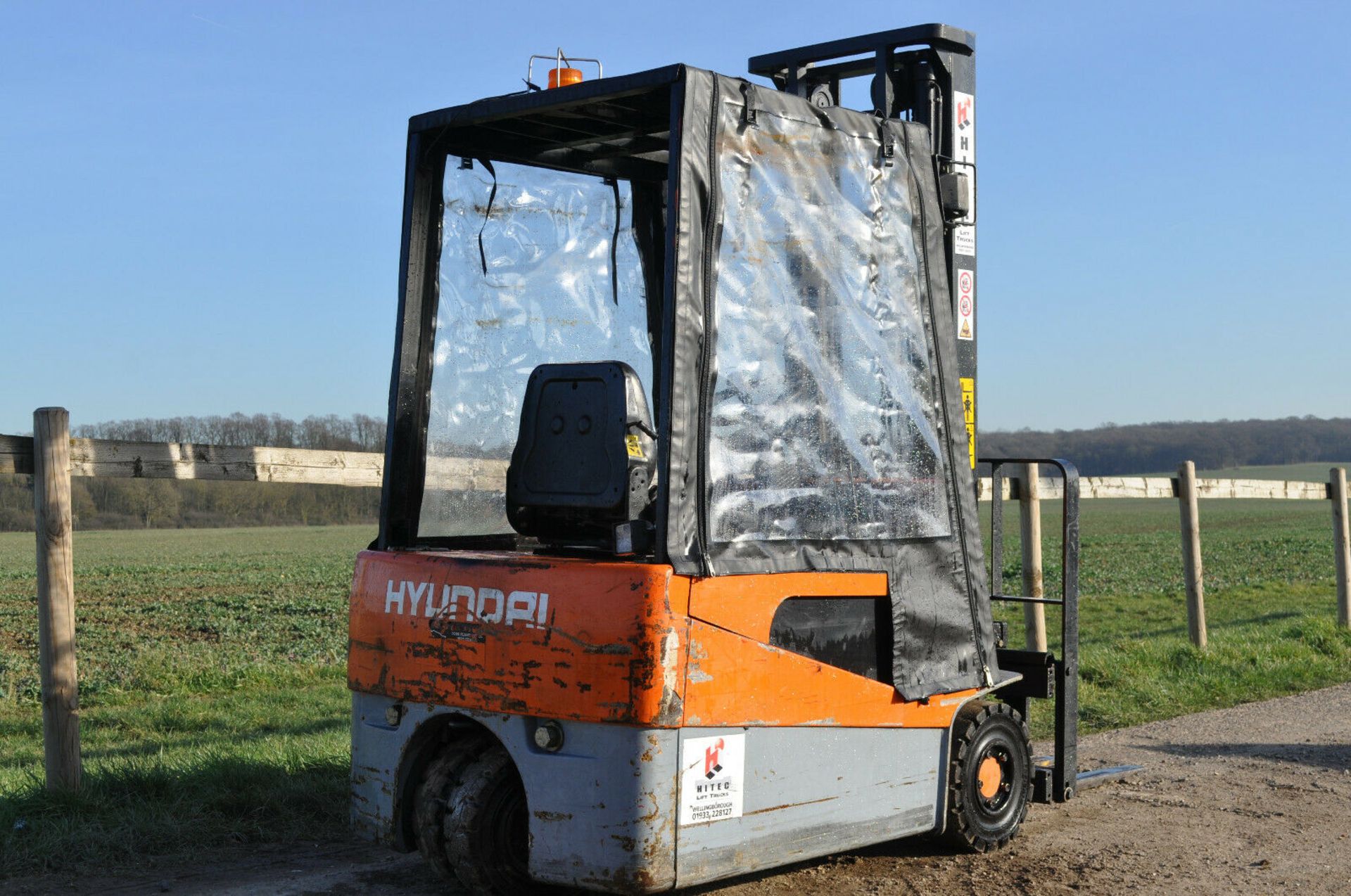 Hyundai HBF15T Electric Forklift - Image 3 of 11