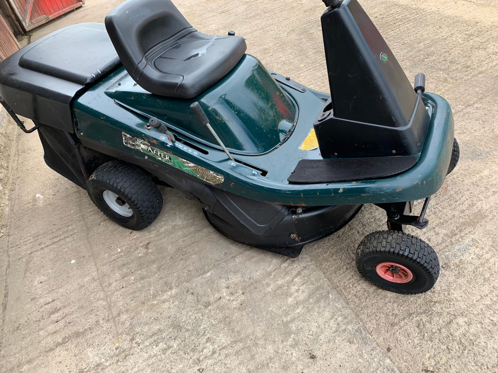 Hayter Heritage M10/30 Ride On Lawn Mower - Image 2 of 3