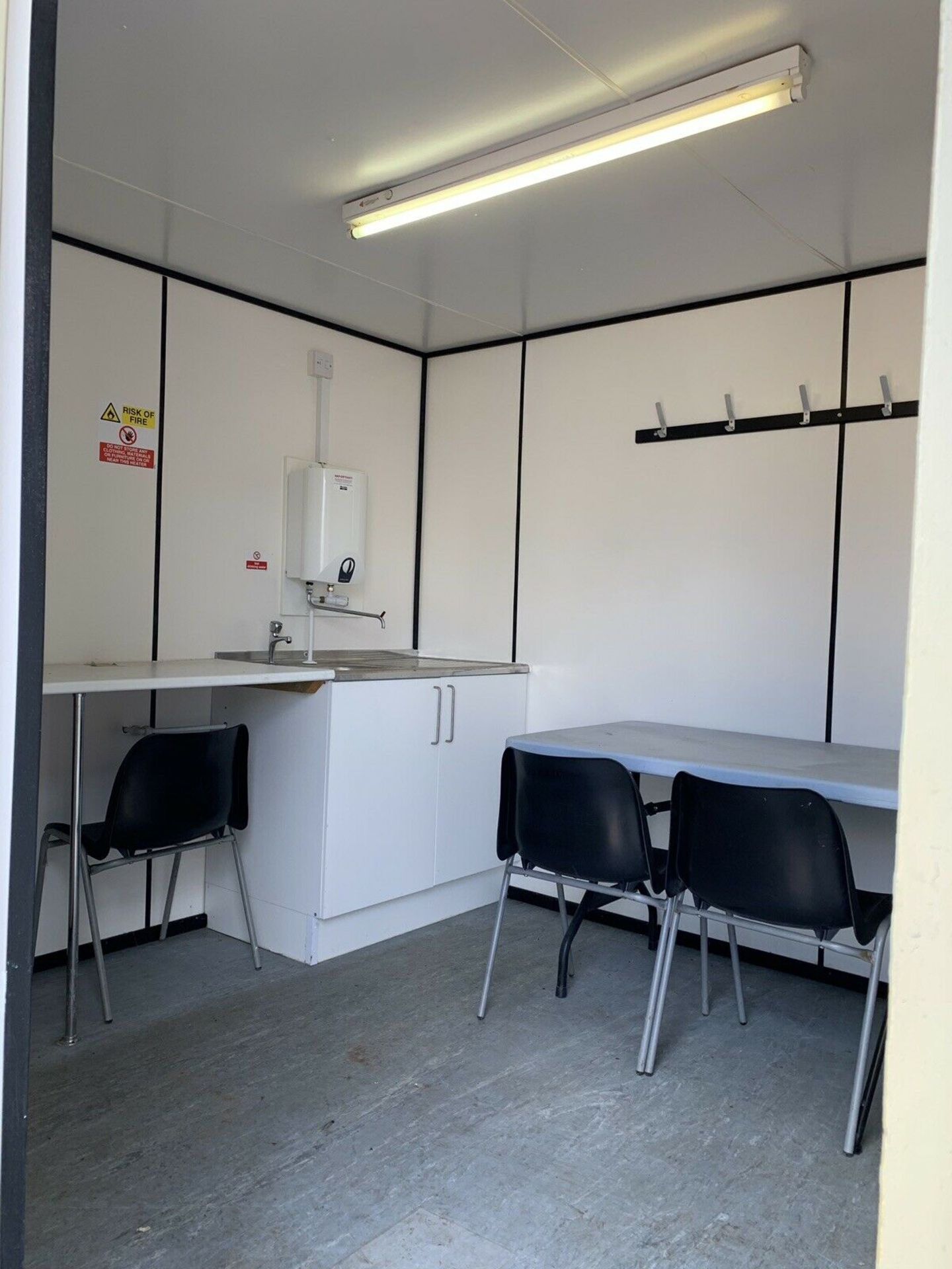 Anti Vandal Steel Welfare Unit Complete With Generator - Image 9 of 12