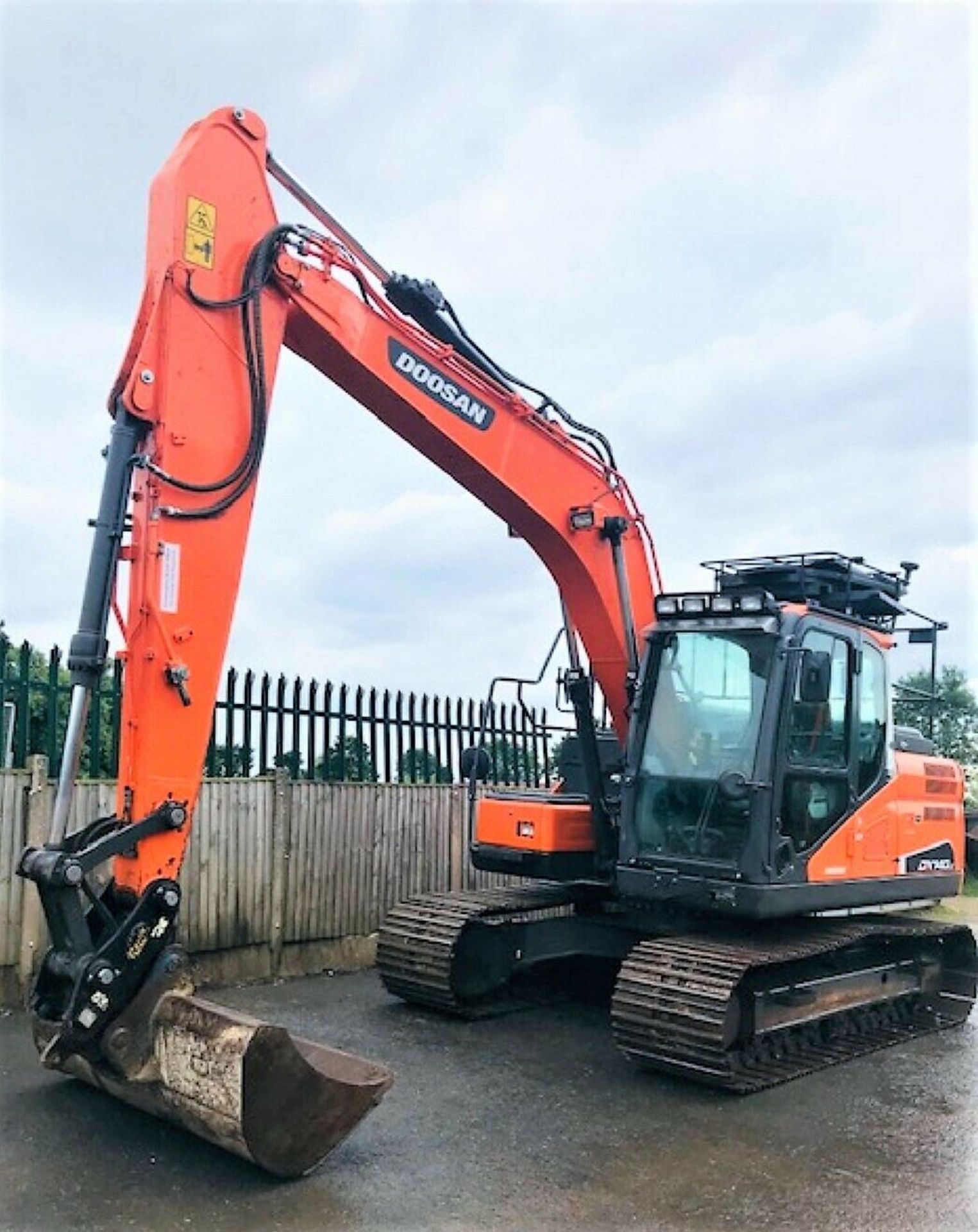 Doosan DX140-LC-5 Excavator Digger - Image 4 of 11