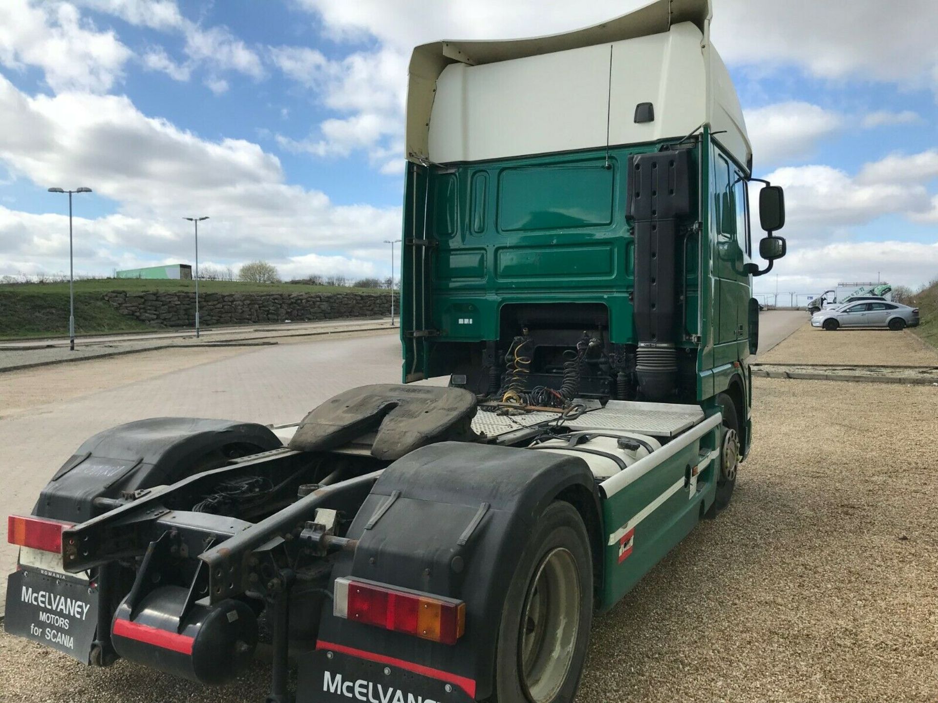 DAF XF 105 Tractor Unit - Image 5 of 10