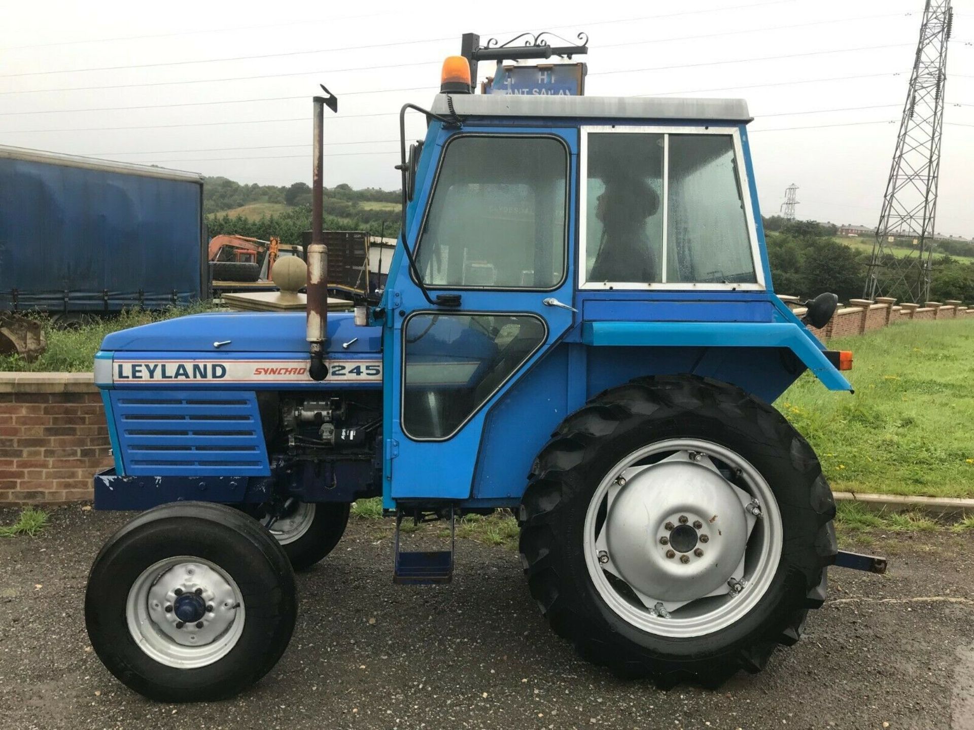 Leyland 245 Tractor - Image 2 of 12