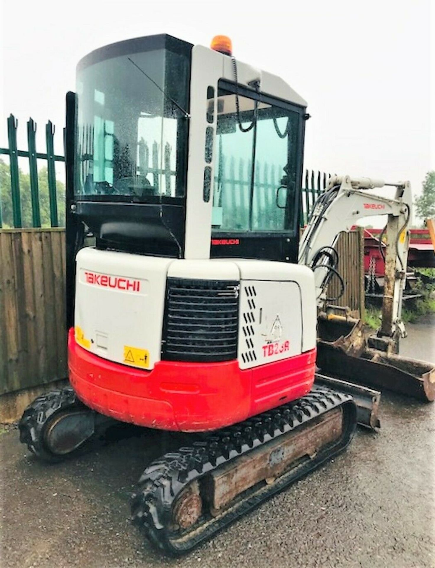 Takeuchi TB23R - Image 4 of 10