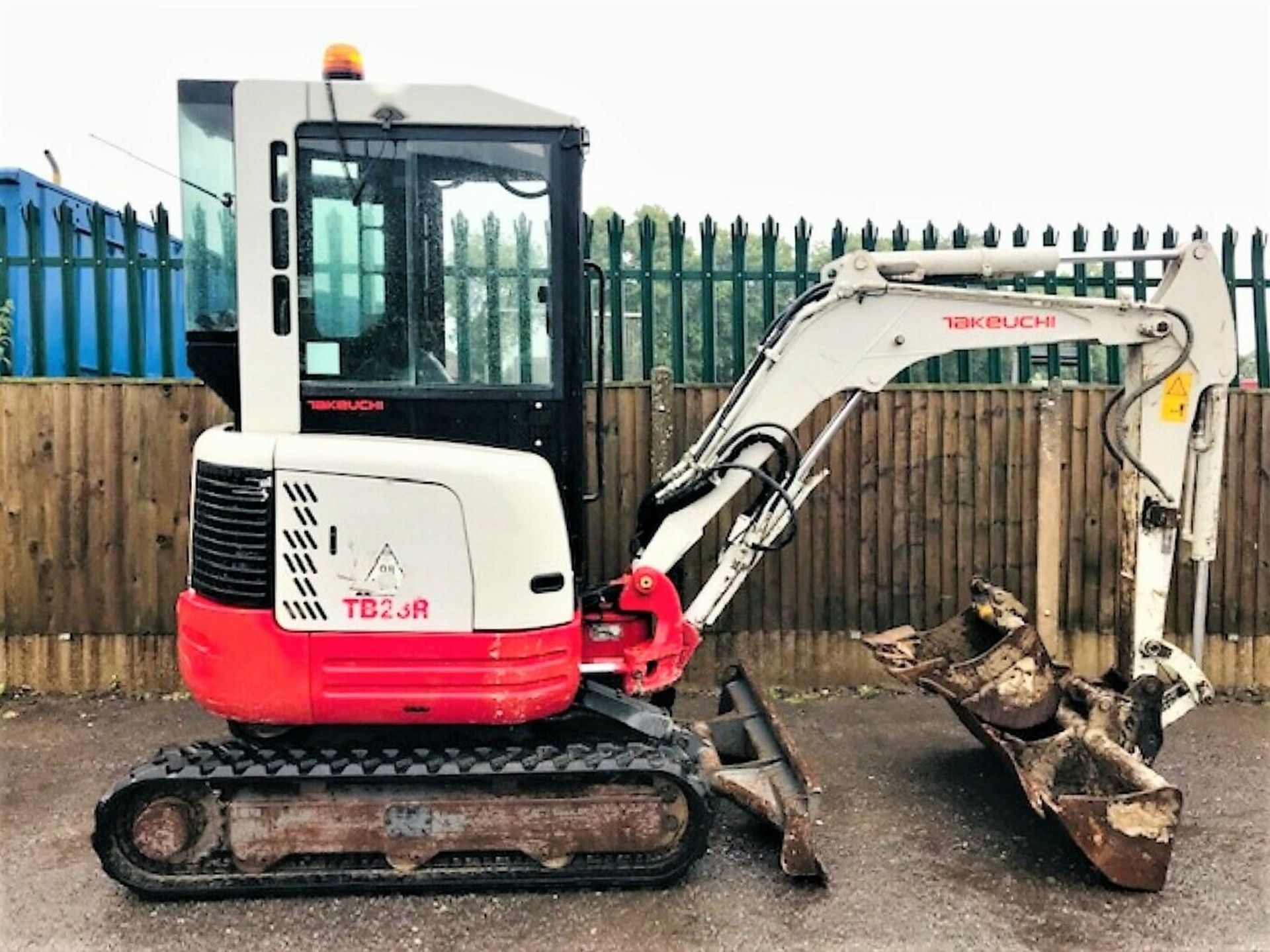 Takeuchi TB23R - Image 2 of 10