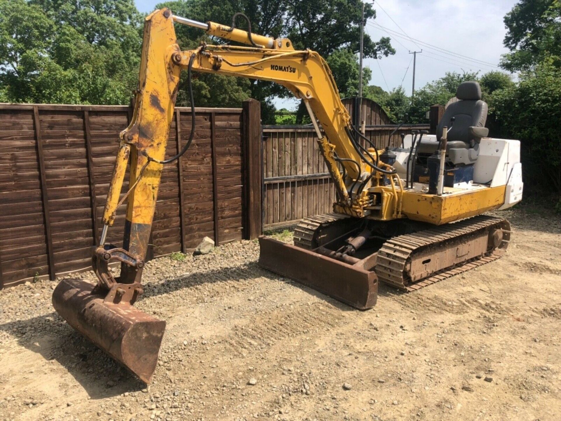 Komatsu 3T Mini Digger - Image 4 of 10