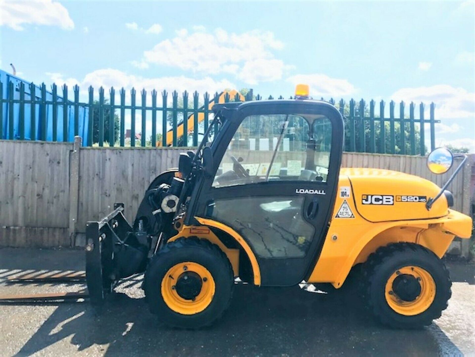 WITHDRAWN LOT JCB 520-40 Telehandler