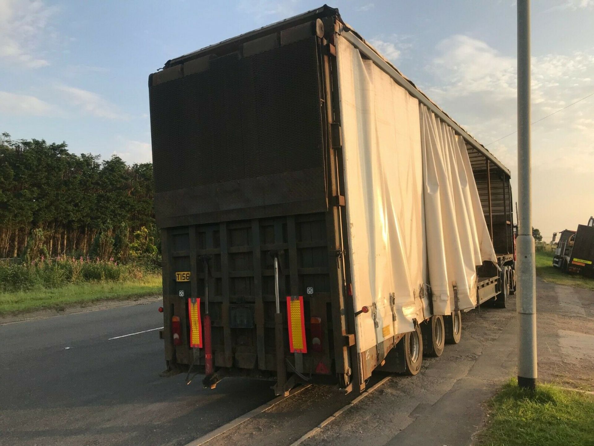 Andover Tri Axle Stepframe Low Loader Trailer - Image 3 of 8