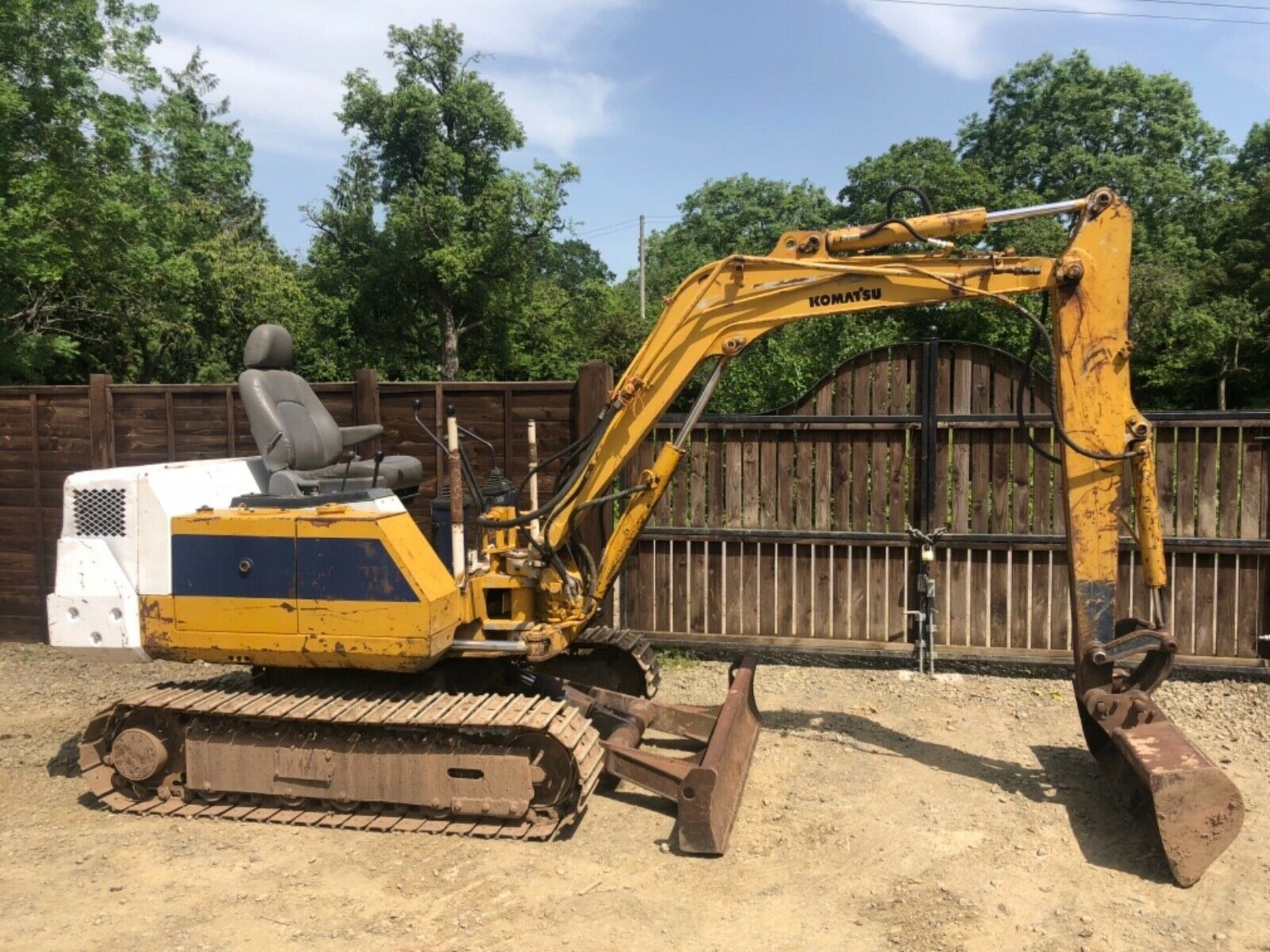 Komatsu 3T Mini Digger - Image 10 of 10