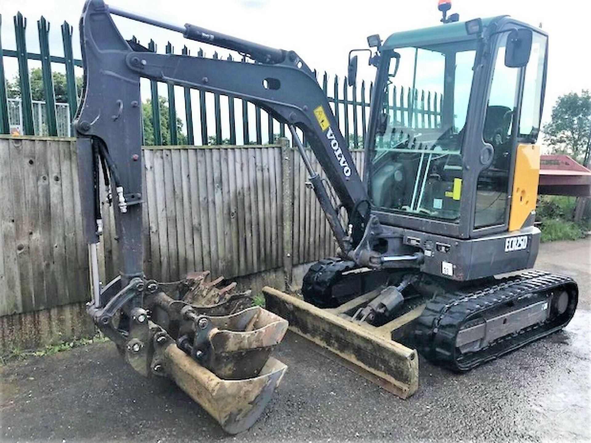 Volvo ECR25D Excavator - Image 5 of 11