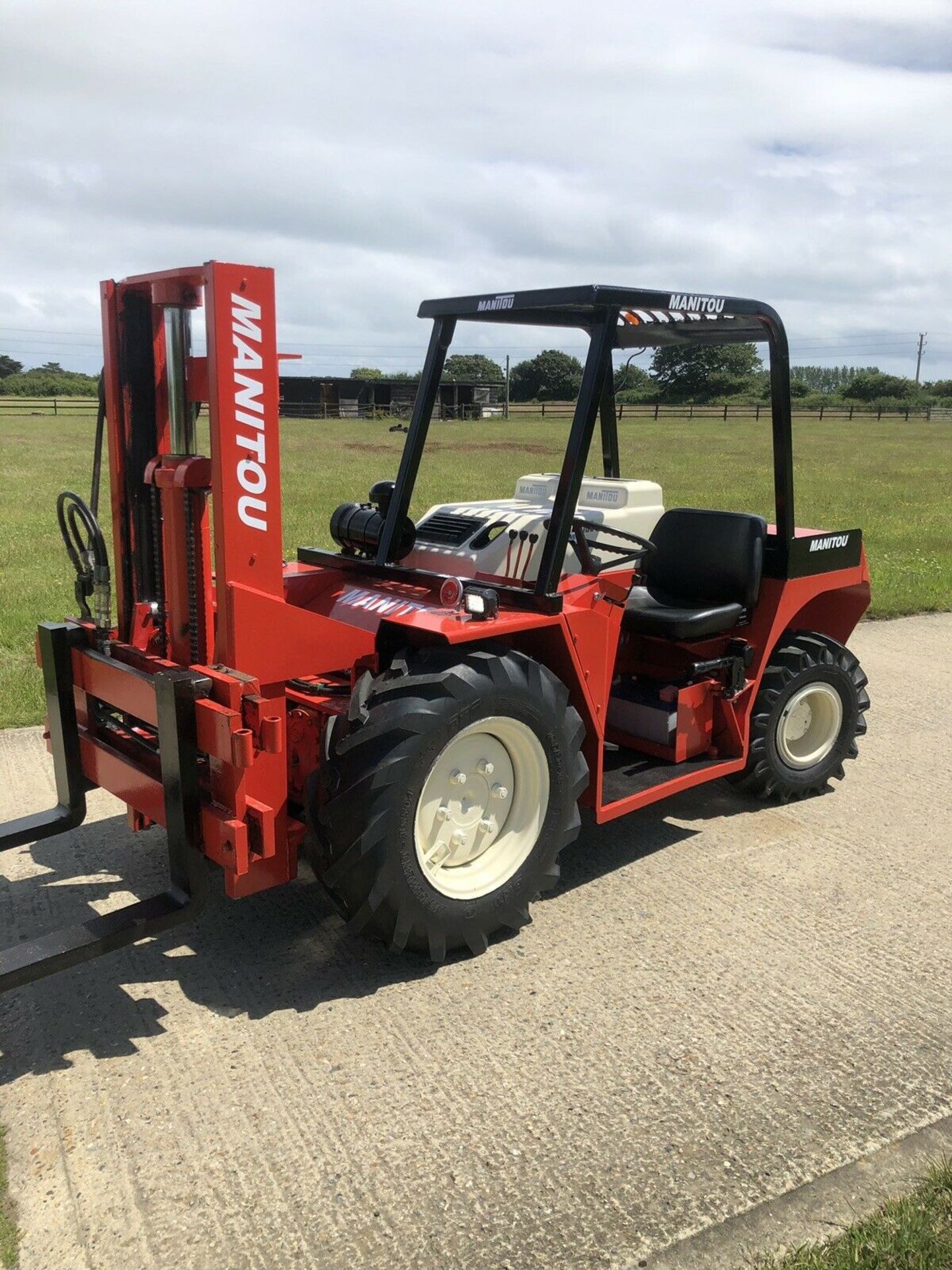 Manitou Rough Terrain Forklift - Image 6 of 9