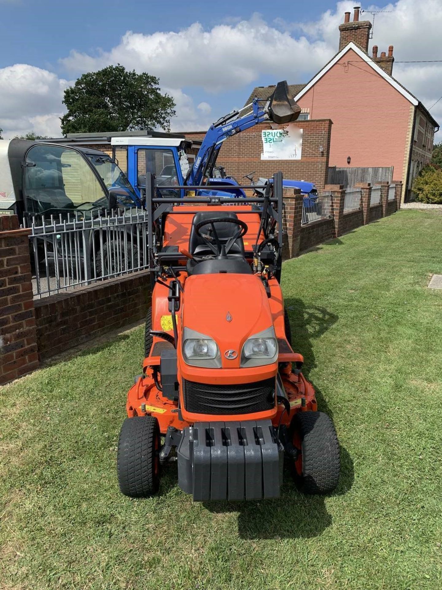 Kubota G23 HD Ride-On Diesel Mower - Image 3 of 12