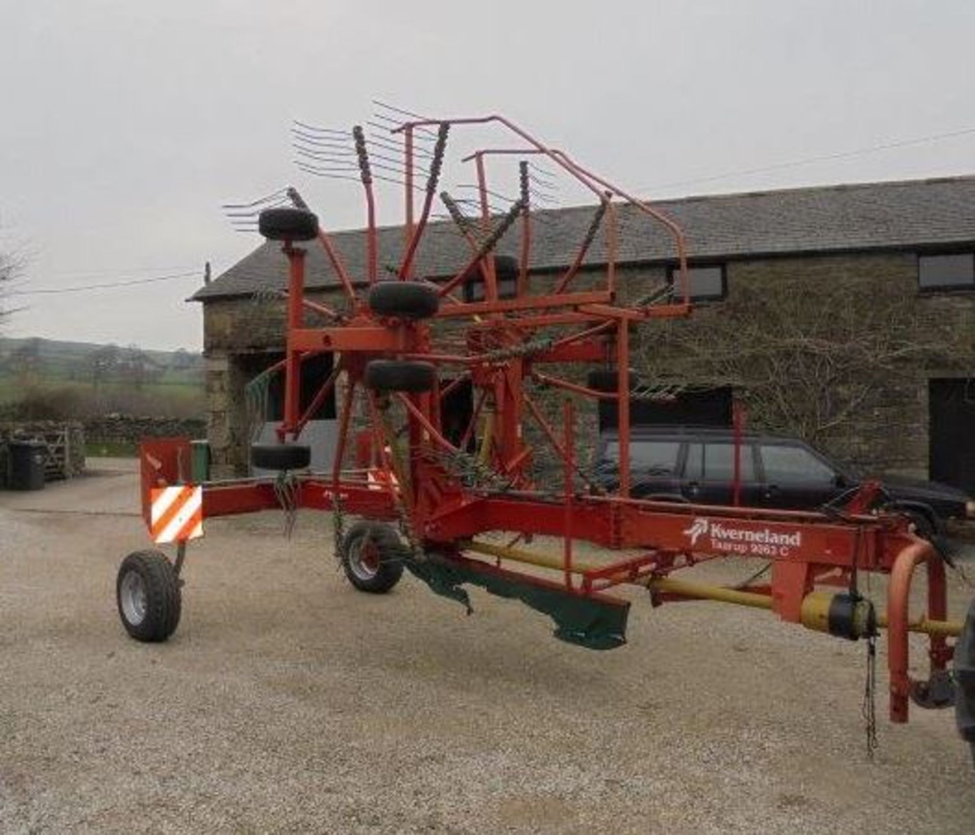 Kverneland / Taarup 9063 C Twin Rotor Rake - Image 11 of 14