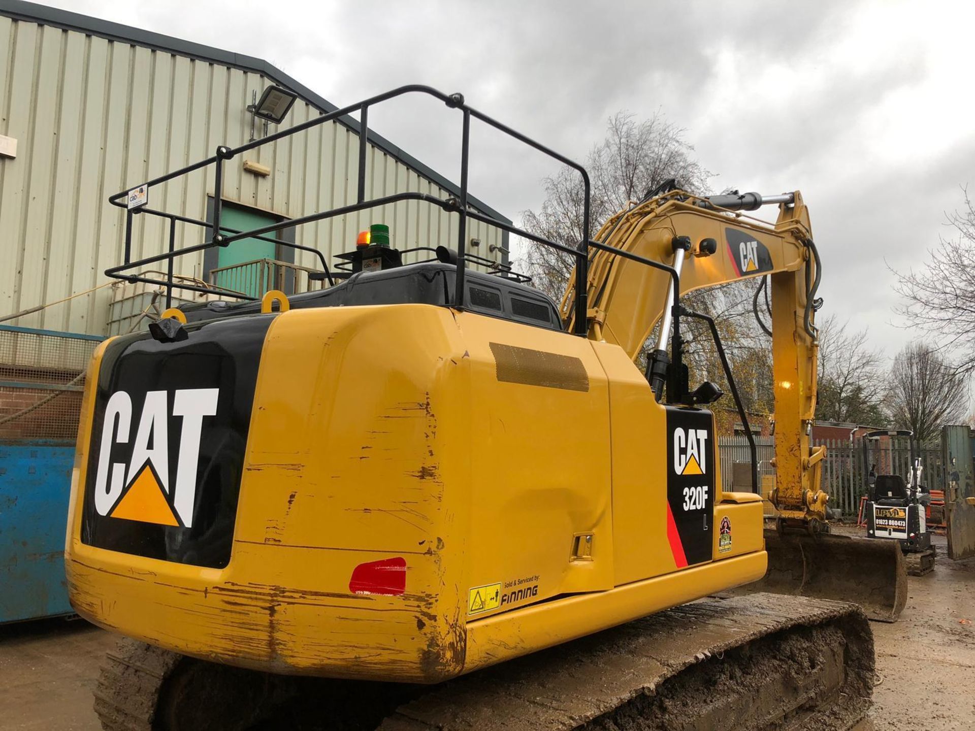 CAT 320 FL Excavator / Digger - Image 5 of 9