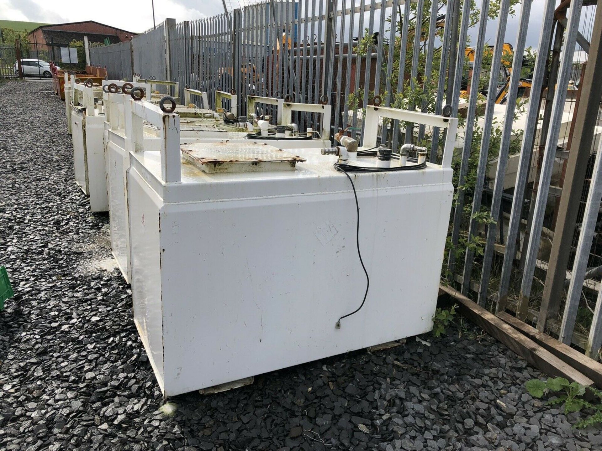 1000 Litre Diesel Tanks - Image 3 of 7