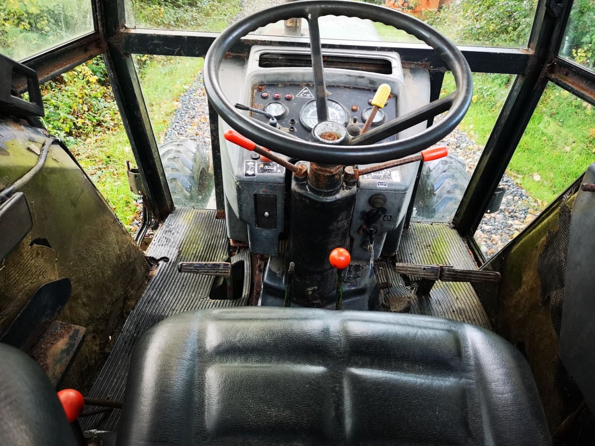 John Deere 3130 Tractor - Image 9 of 12