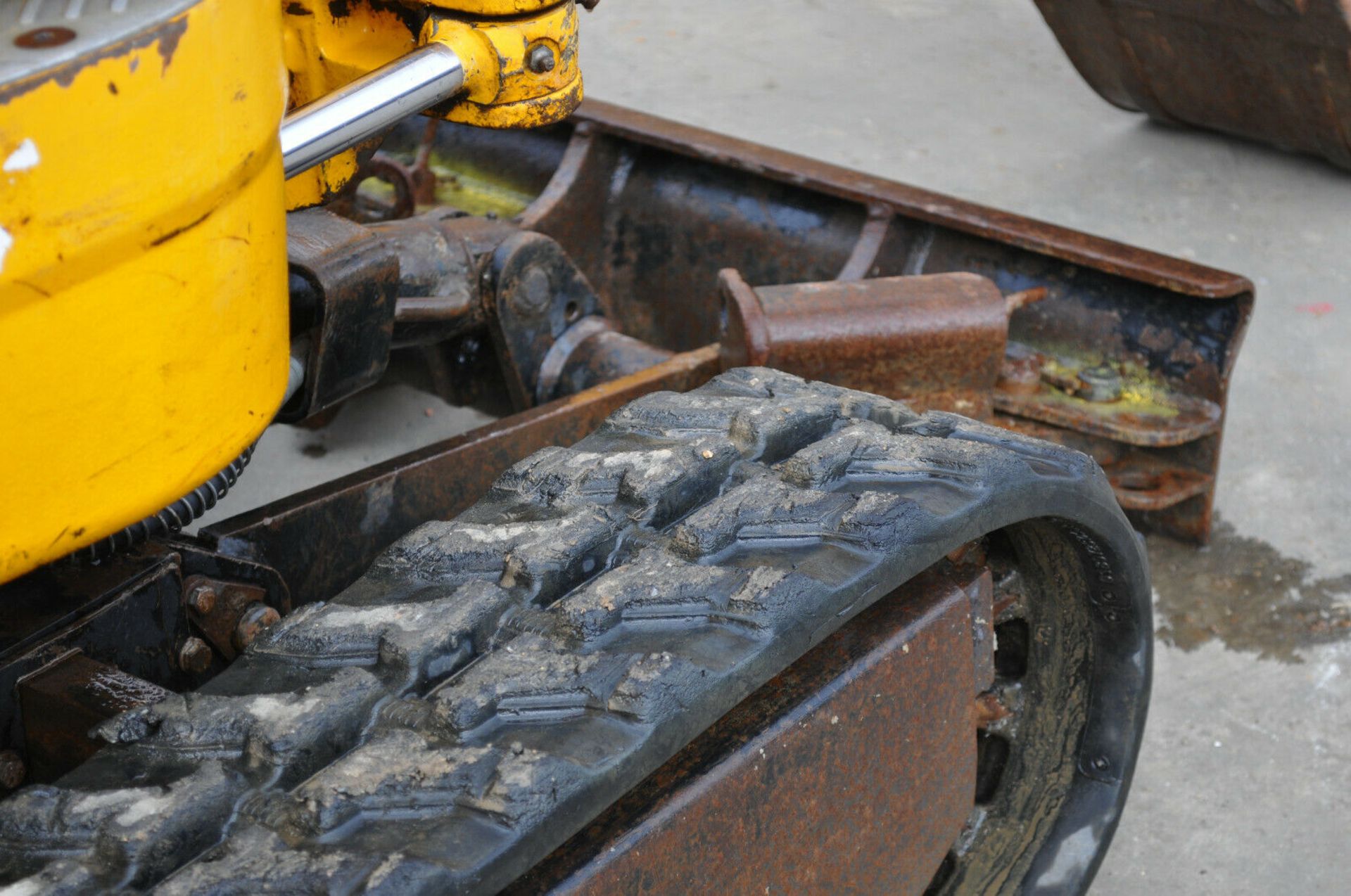 JCB 8008 Micro Excavator - Image 4 of 11