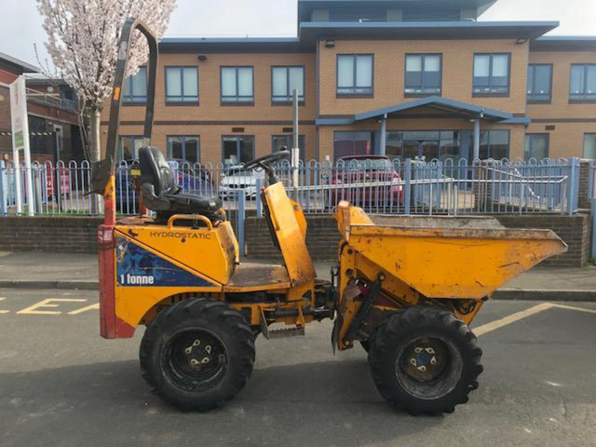 Thwaites 1 Ton Hitip Skip Loading Dumper - Image 5 of 11