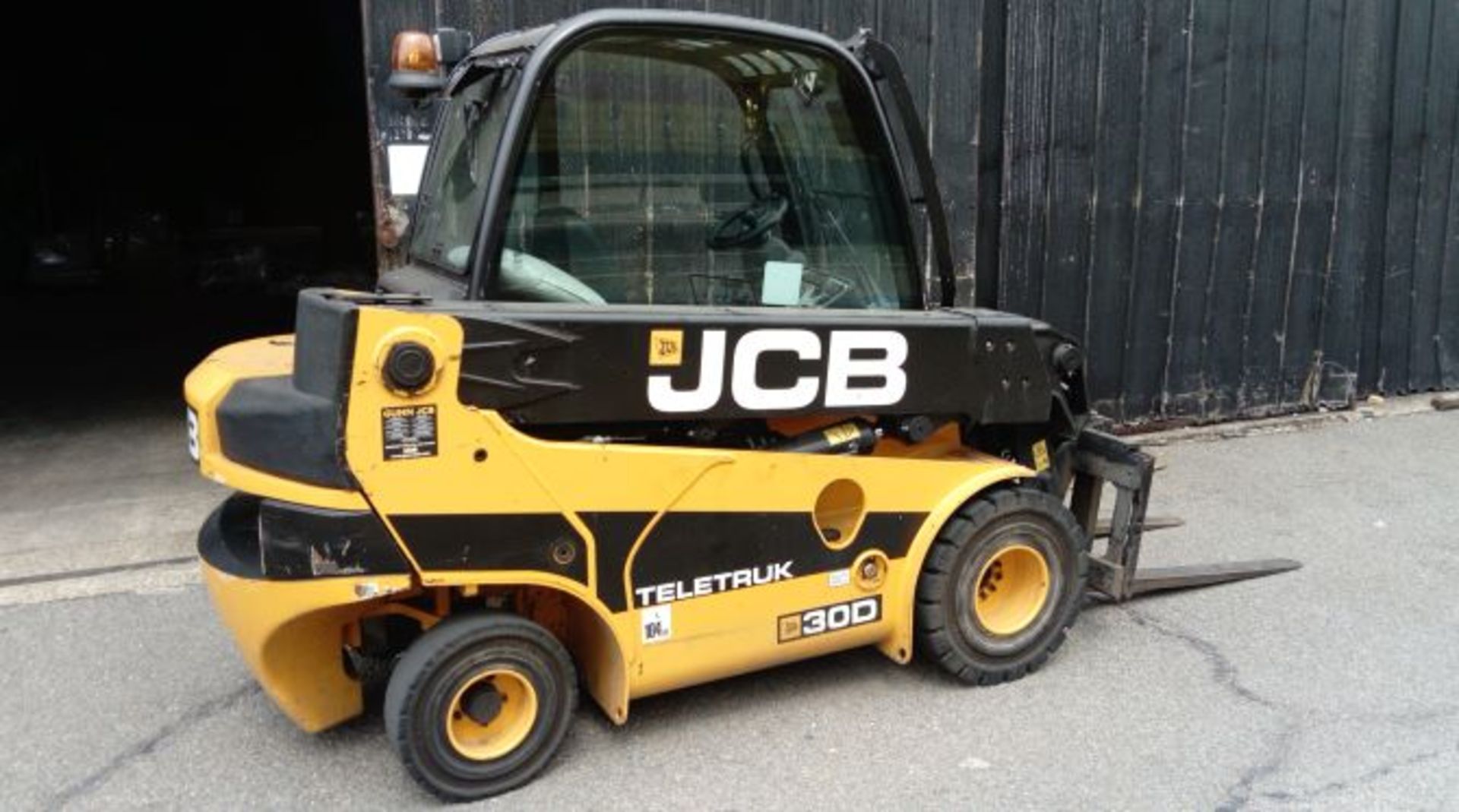 ENTRY DIRECT FROM GLOBAL LOGISTICS COMPANY JCB 30TLT30D Diesel Forktruck