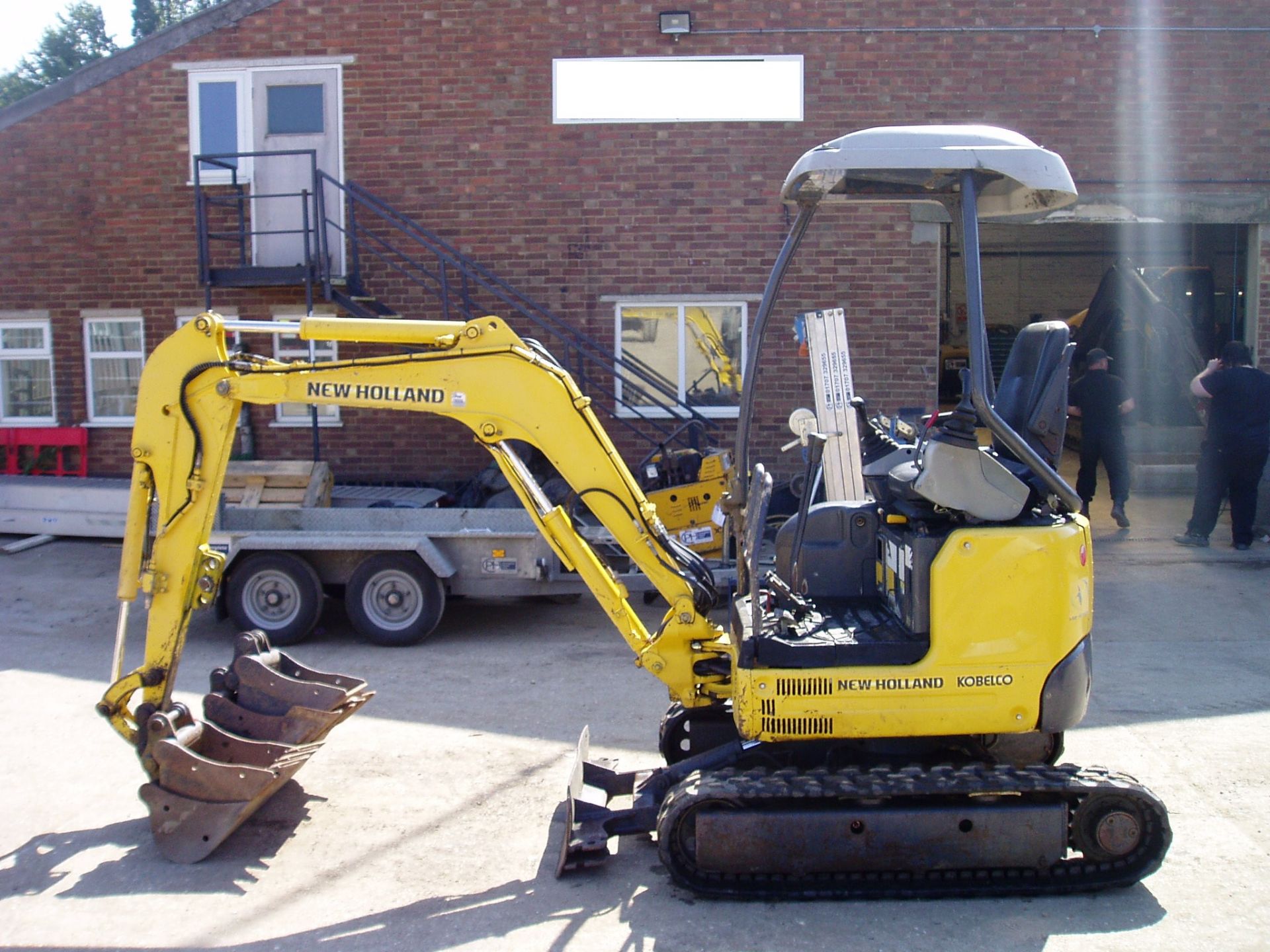 New Holland E18 SR 1620Kgs Zero Tail Swing Excavator