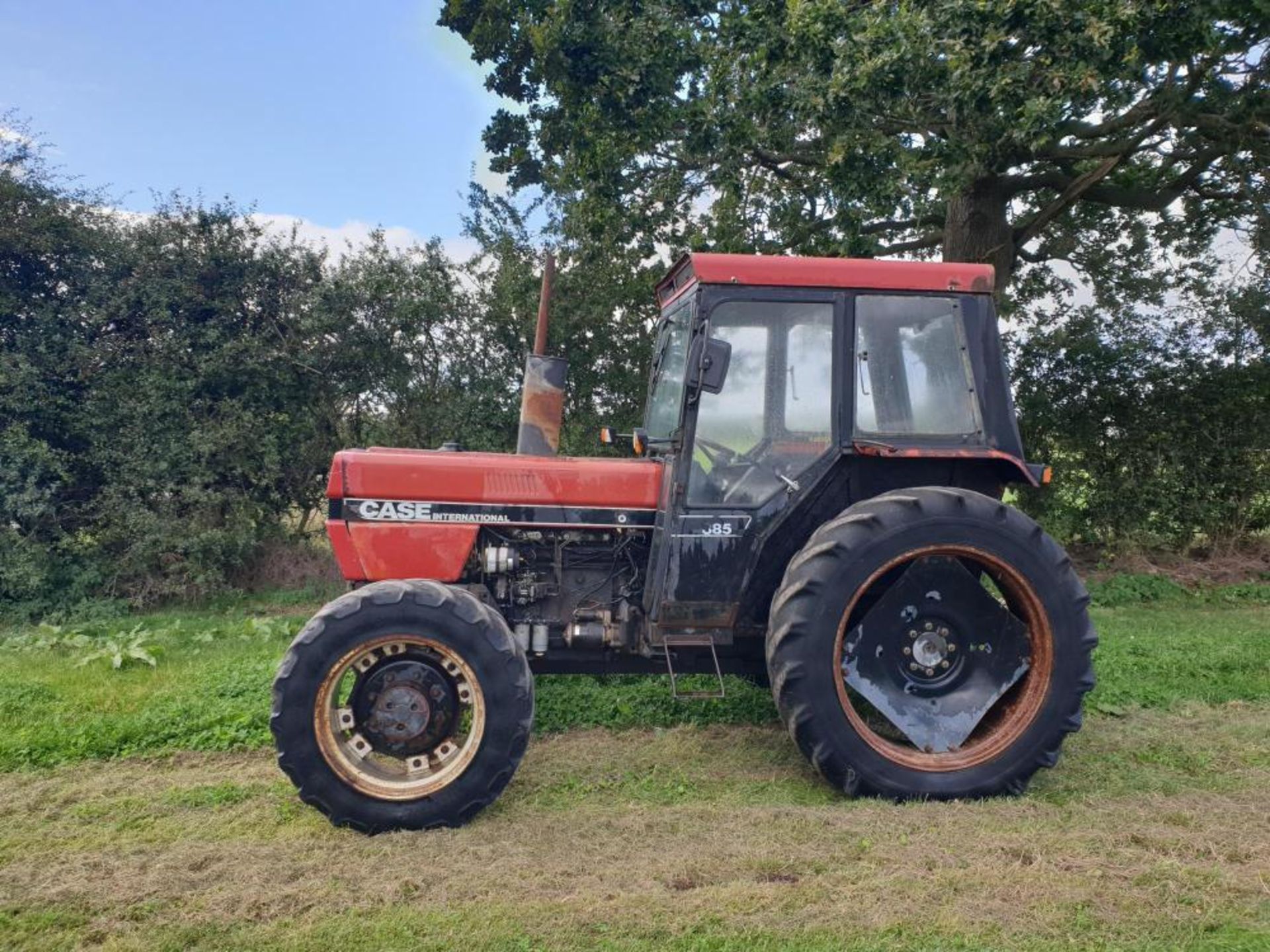 case international 685 4wd tractor - Image 2 of 5