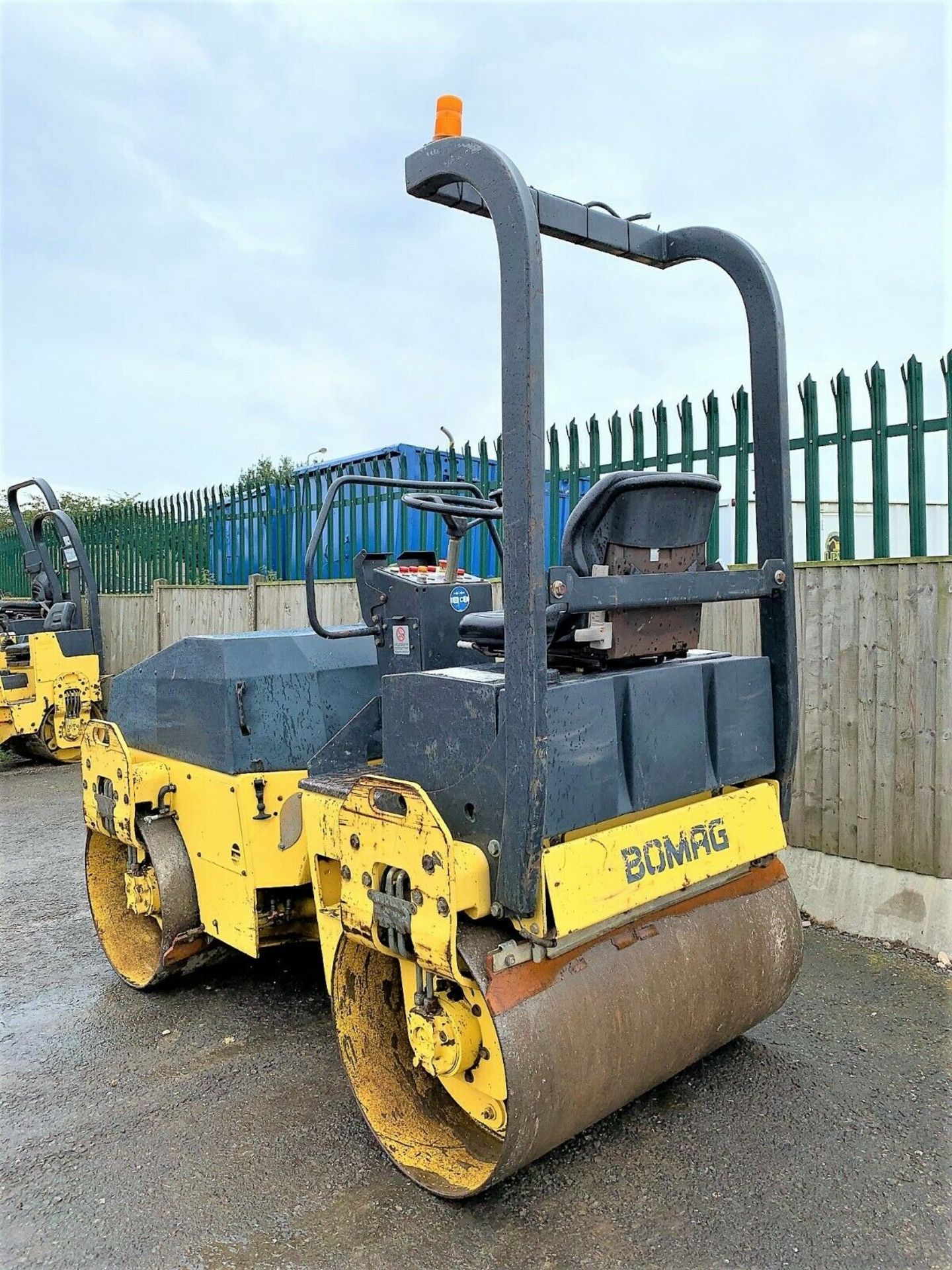 Bomag BW 120 AD-3 Tandam Roller (2000) - Image 4 of 6