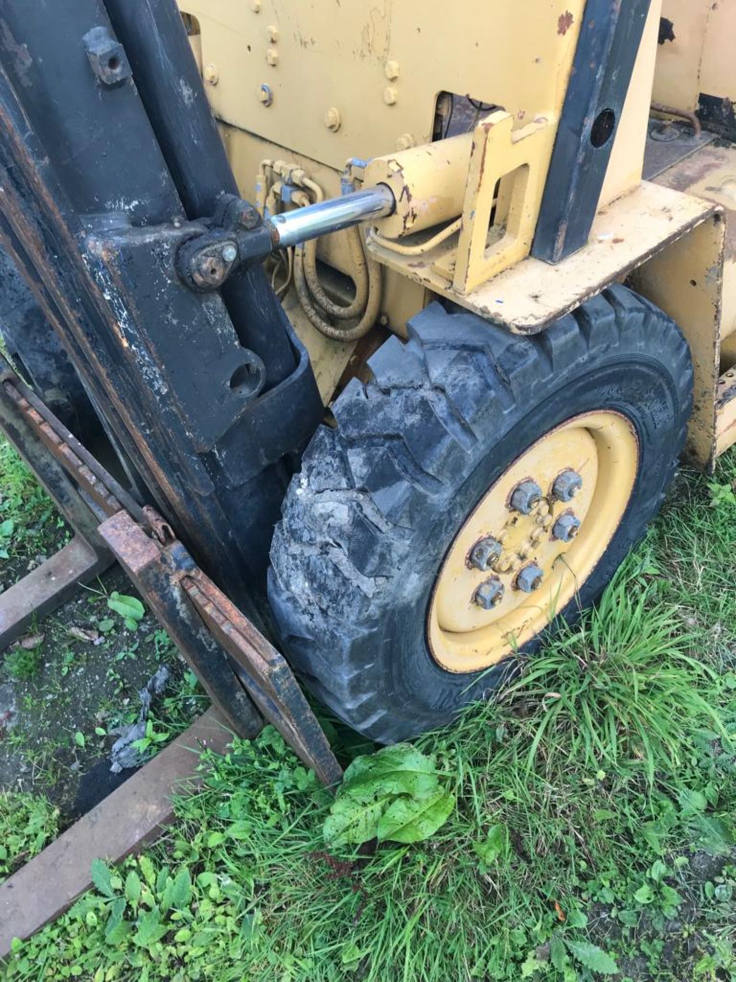 Cat 2.5 ton diesel forklift - Image 4 of 6