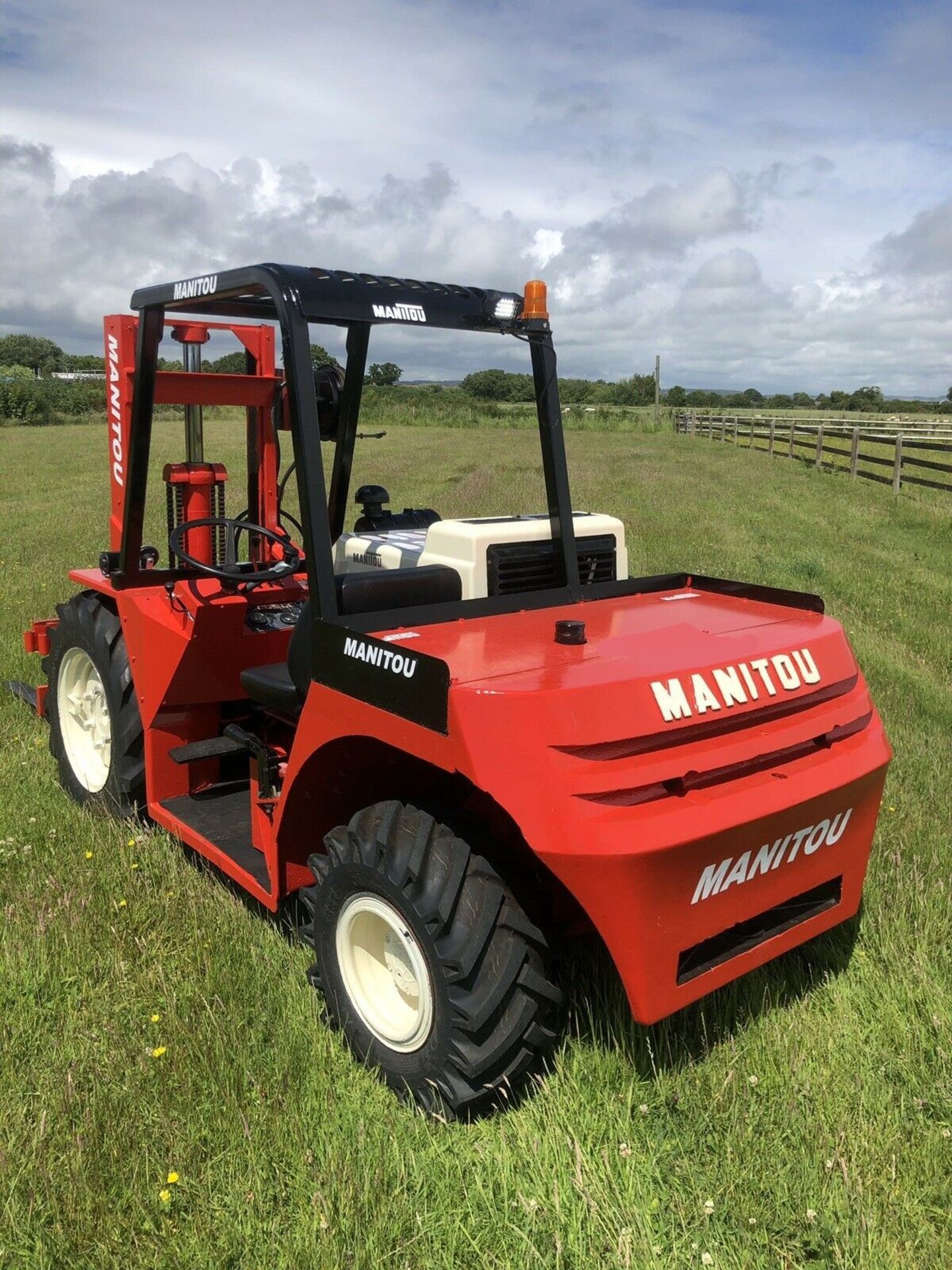 Manitou Rough Terrain Forklift 4x4 Manitou Buggy - Image 4 of 9