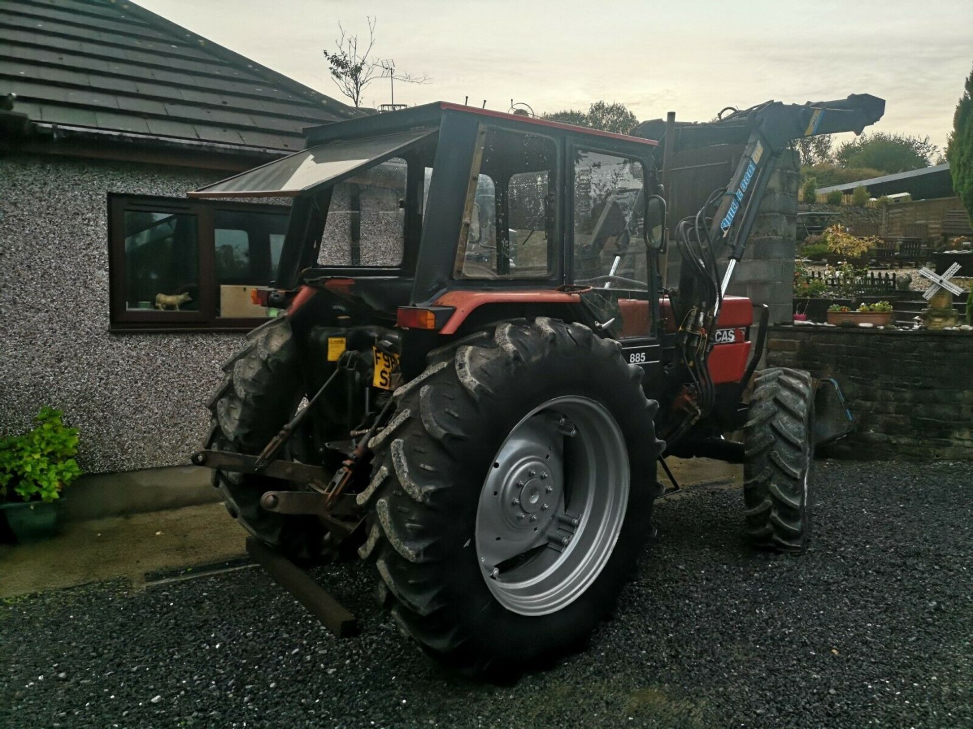 Case international 885 l and quickie loader - Image 2 of 5