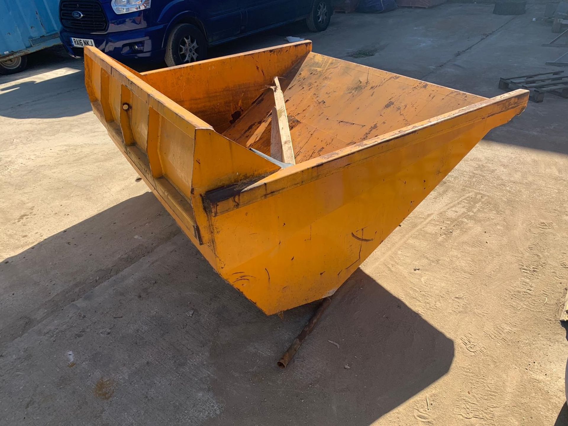 Skip To Suit 3 Tonne Dumper