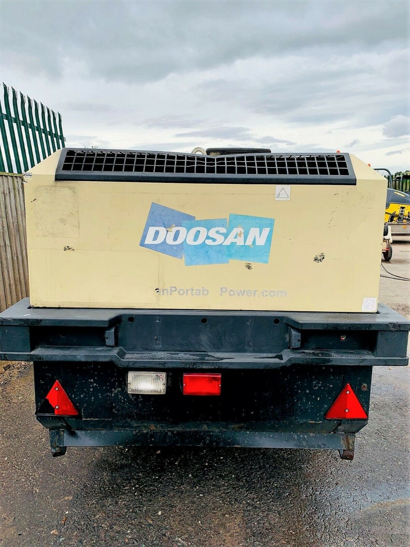 Doosan Ingersol Rand 7/72 Compressor (2014) - Image 3 of 7