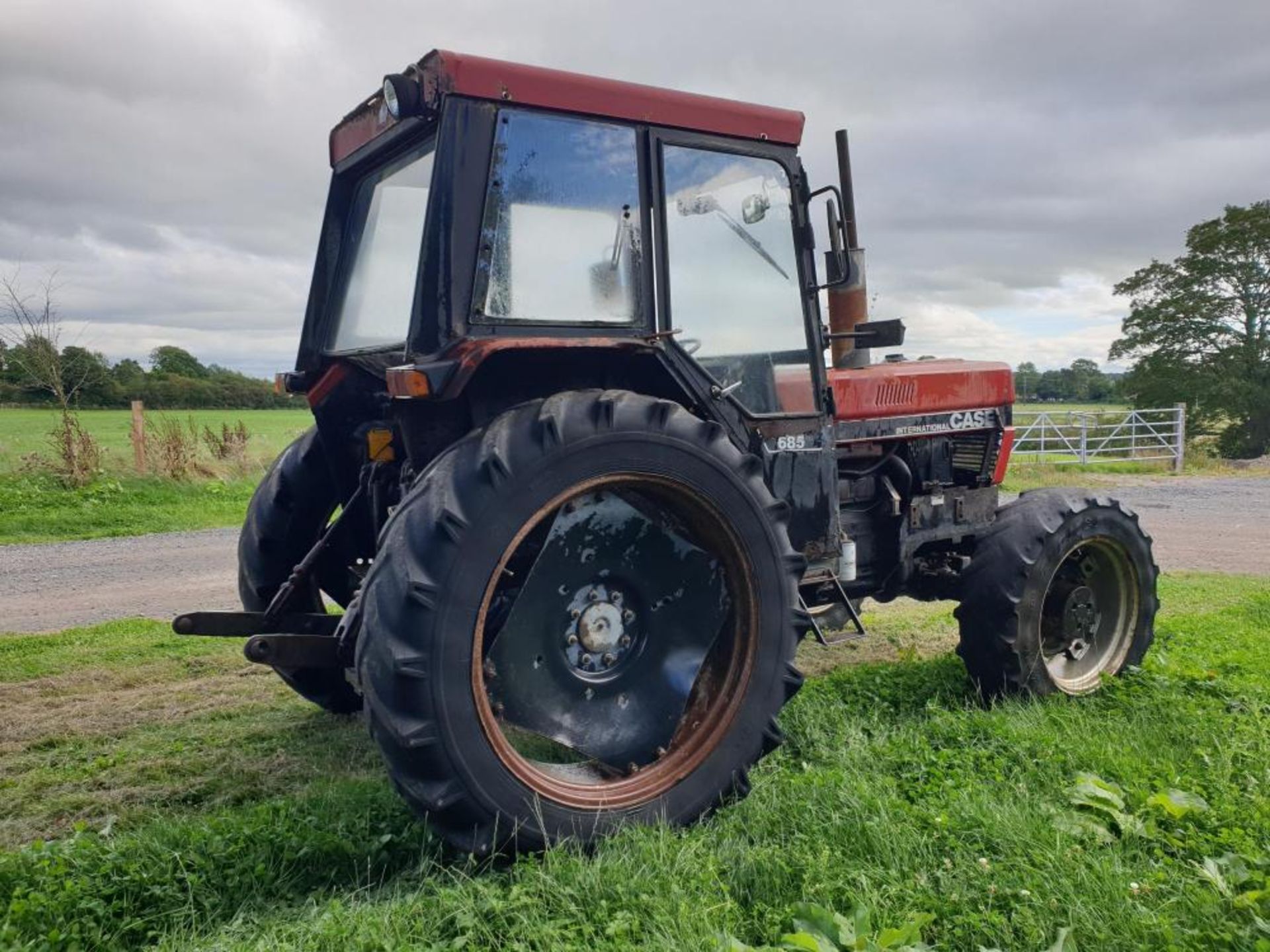 case international 685 4wd tractor - Image 4 of 5