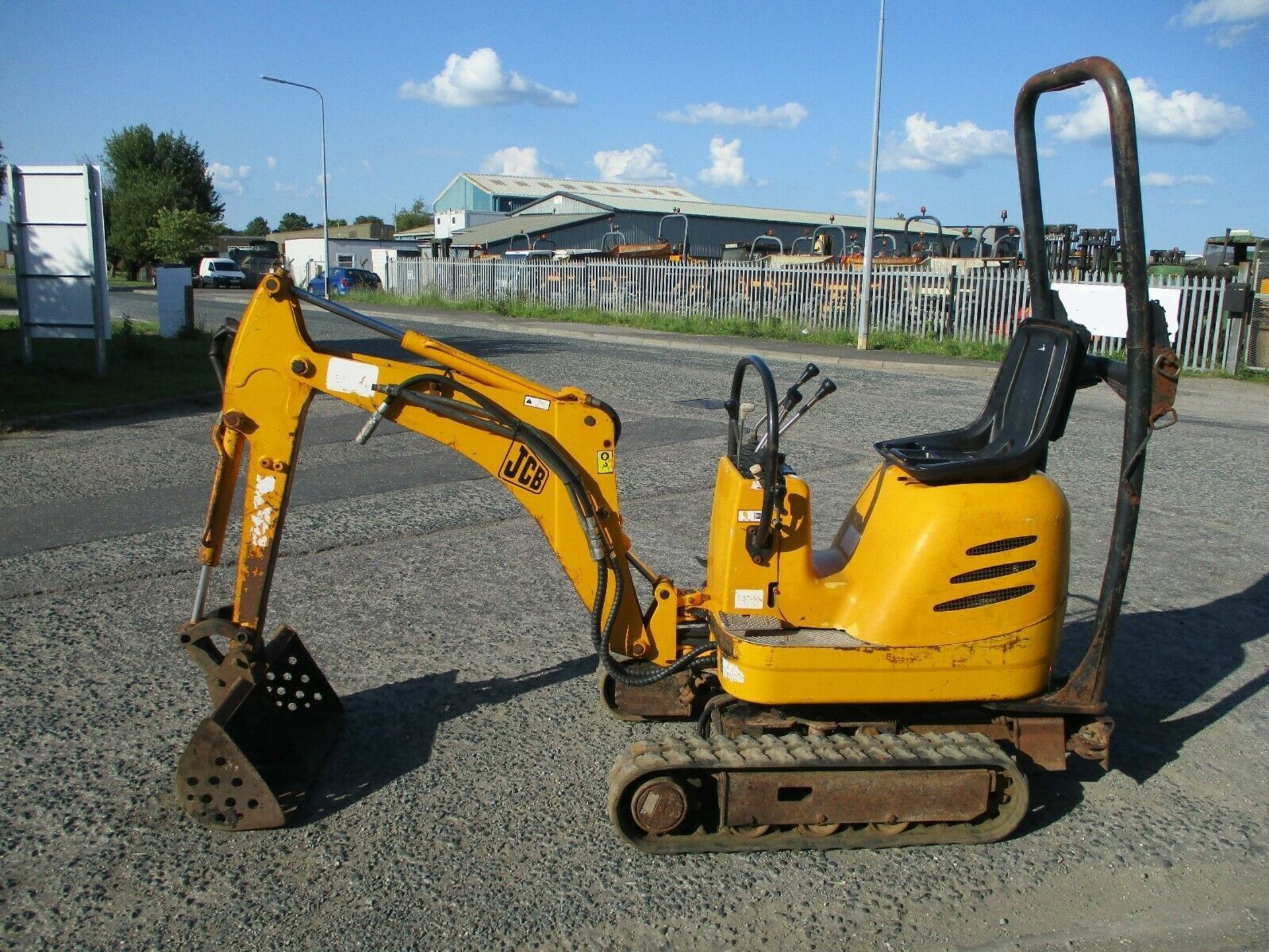 JCB 8008 Micro Mini Digger Excavator - Image 5 of 6