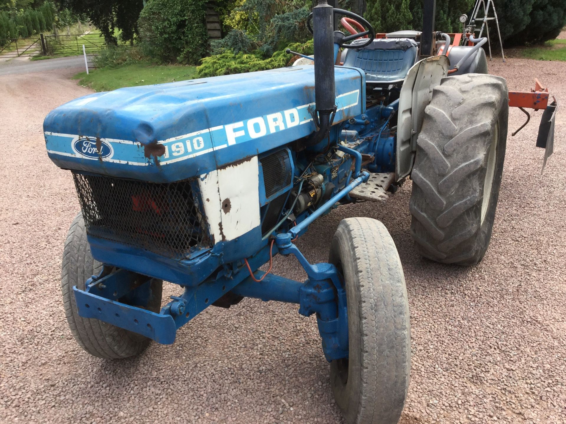 Ford 19 compact tractor - Image 2 of 3