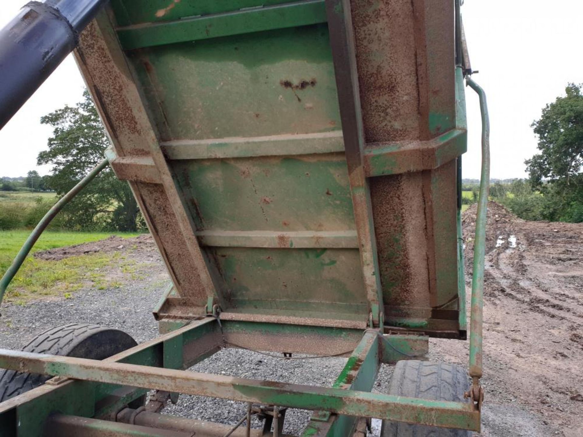 tractor grain / silage trailer - Image 12 of 13