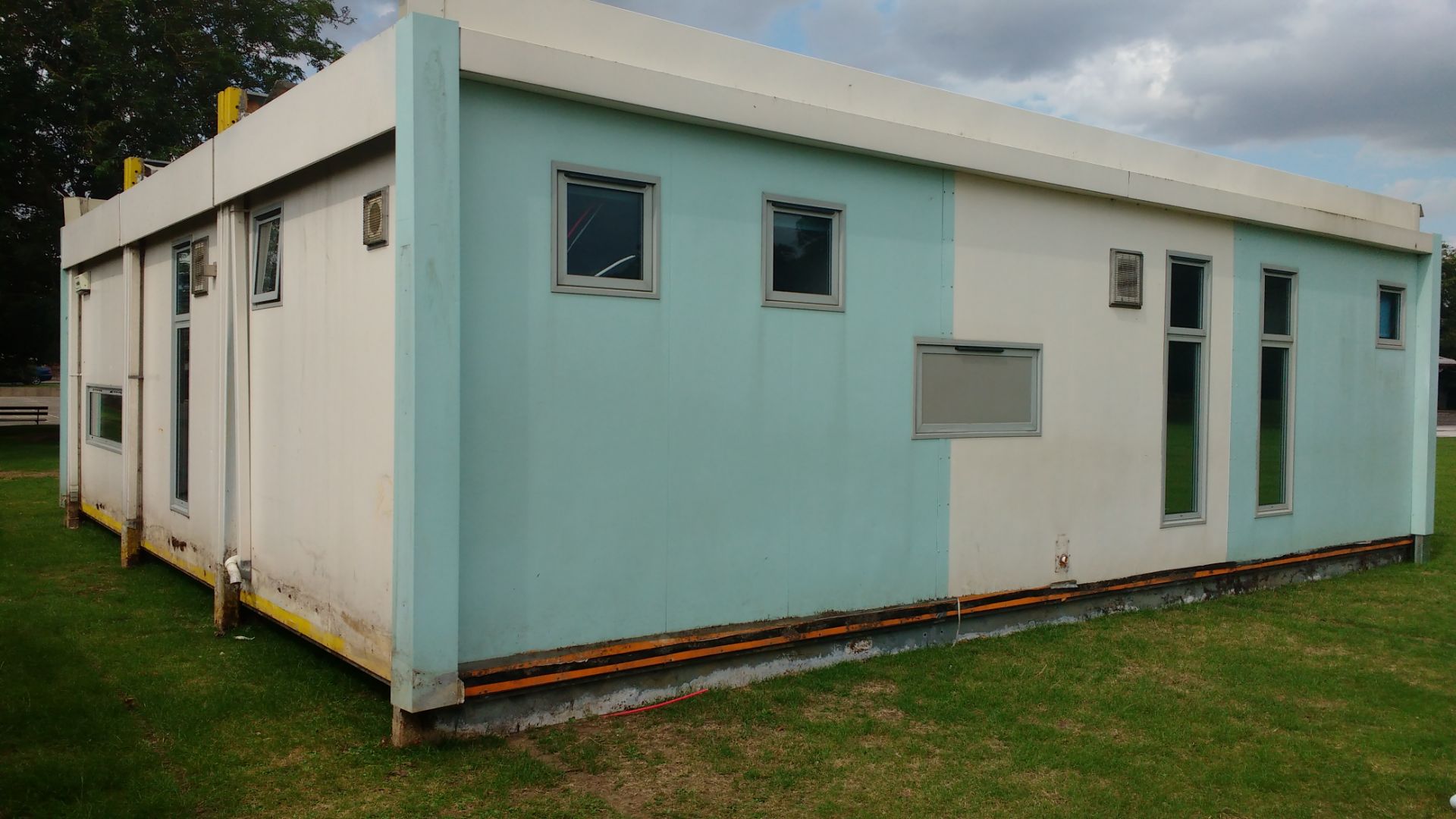 Modular Building 10m long x 9m wide *Low Reserves* - Image 11 of 11