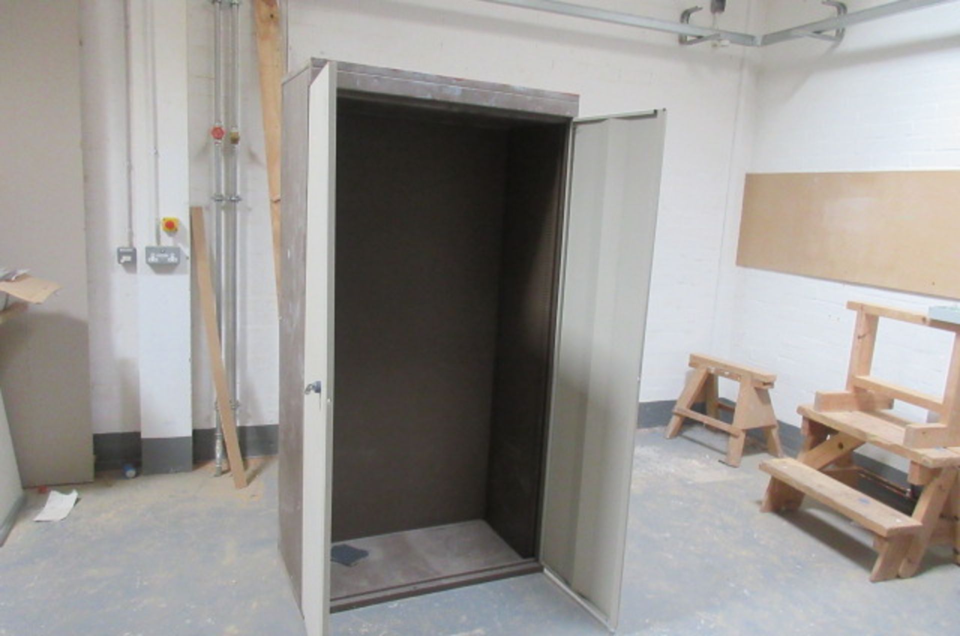 Steel double door cupboard - no shevles