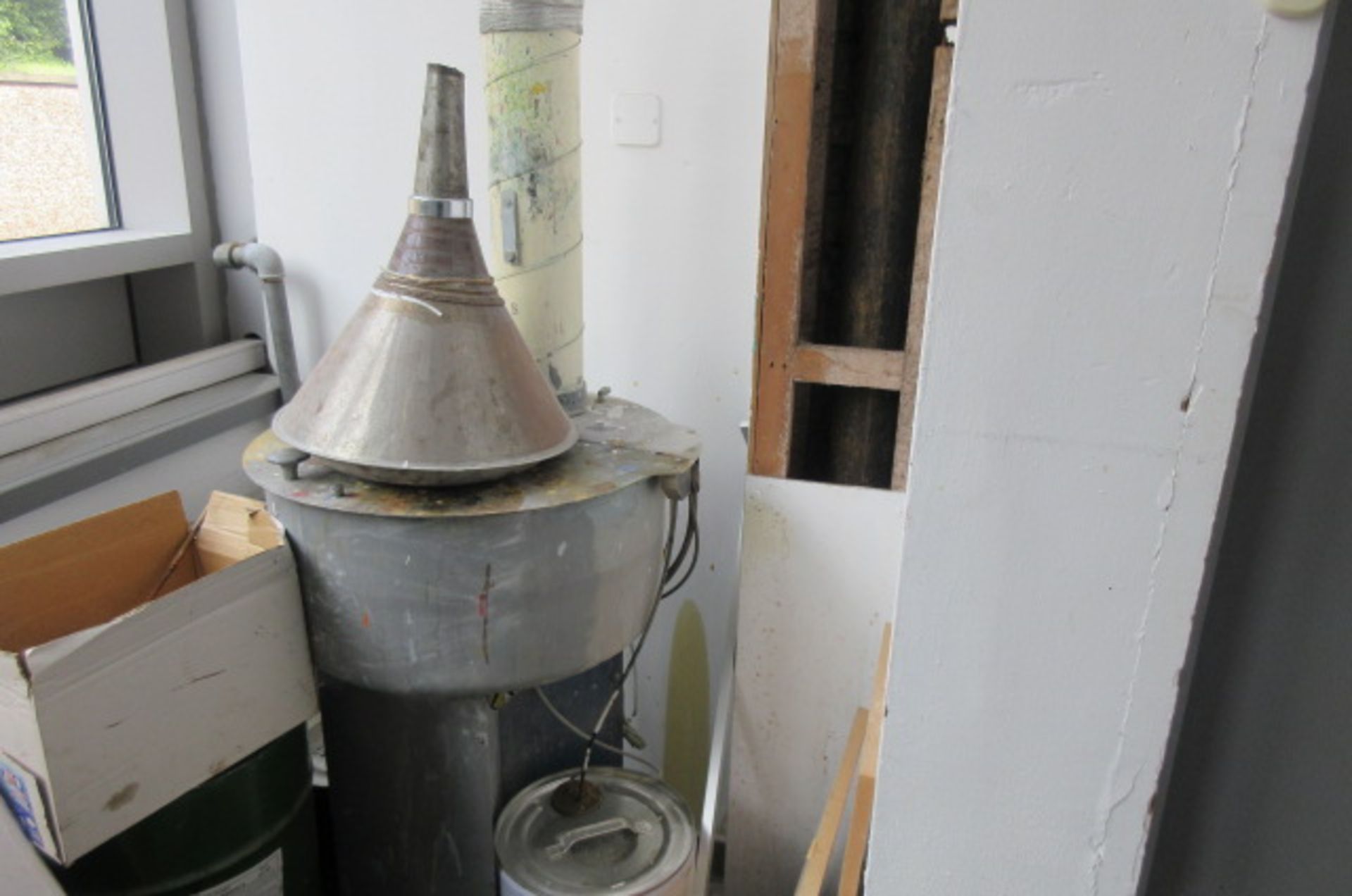 A dry back paint spray extraction unit - Image 3 of 3