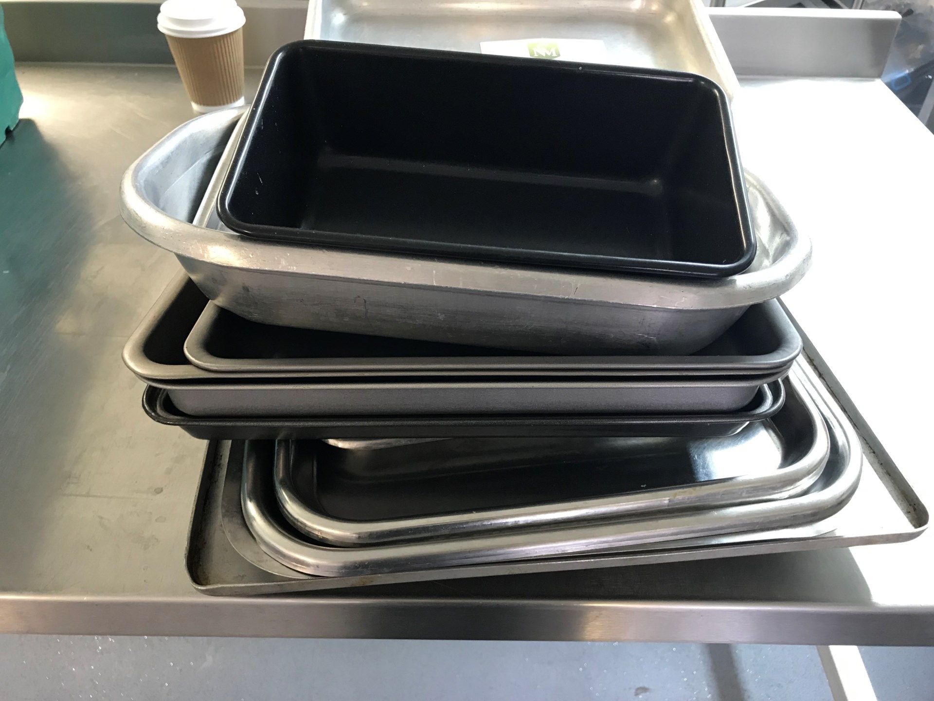 Various Size Baking Trays - Image 2 of 3