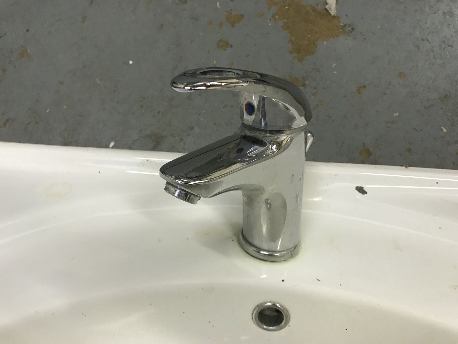 1x White Sink and Stainless Steel Radiator - Image 3 of 5