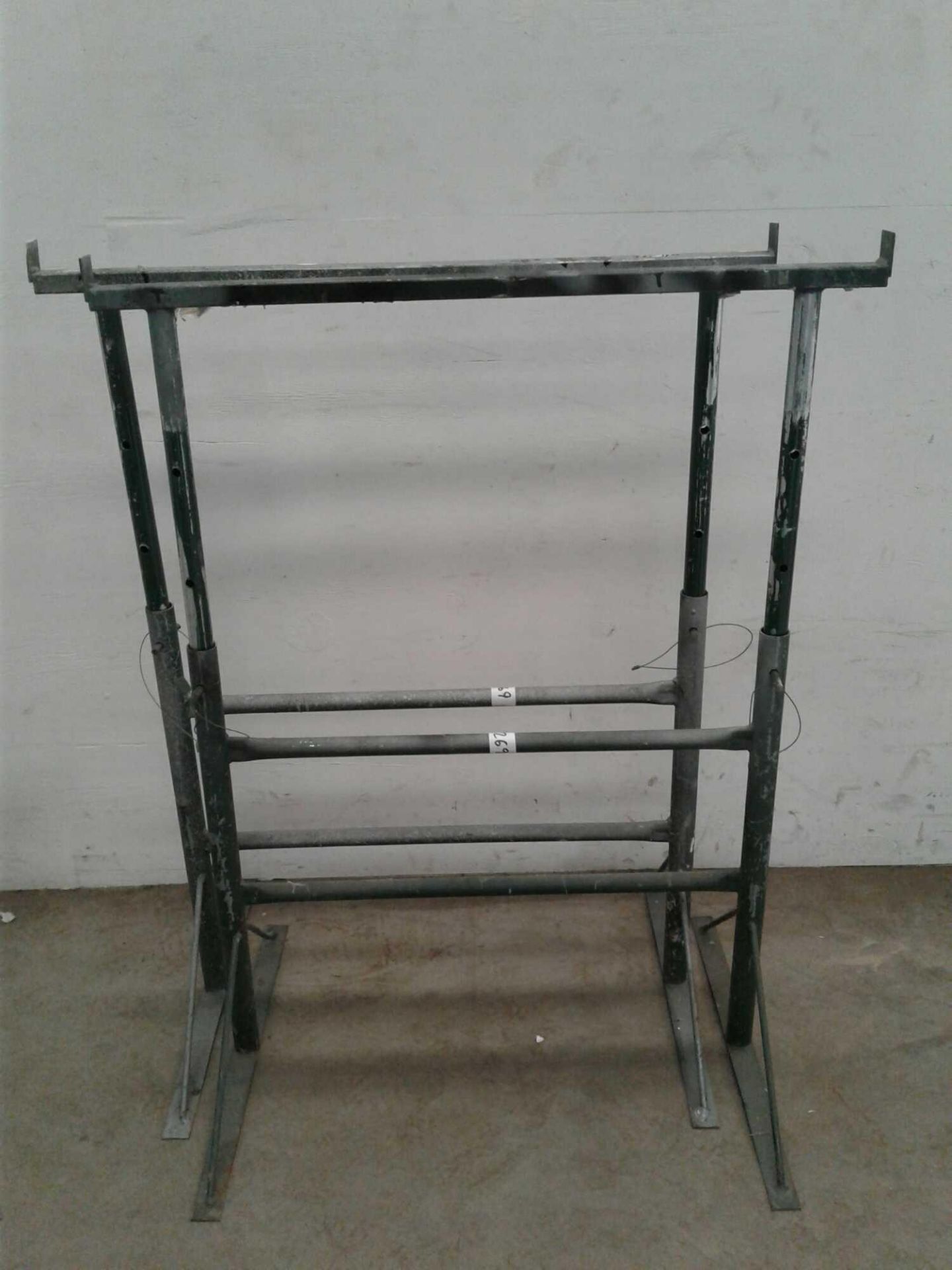 Pair of building trestles