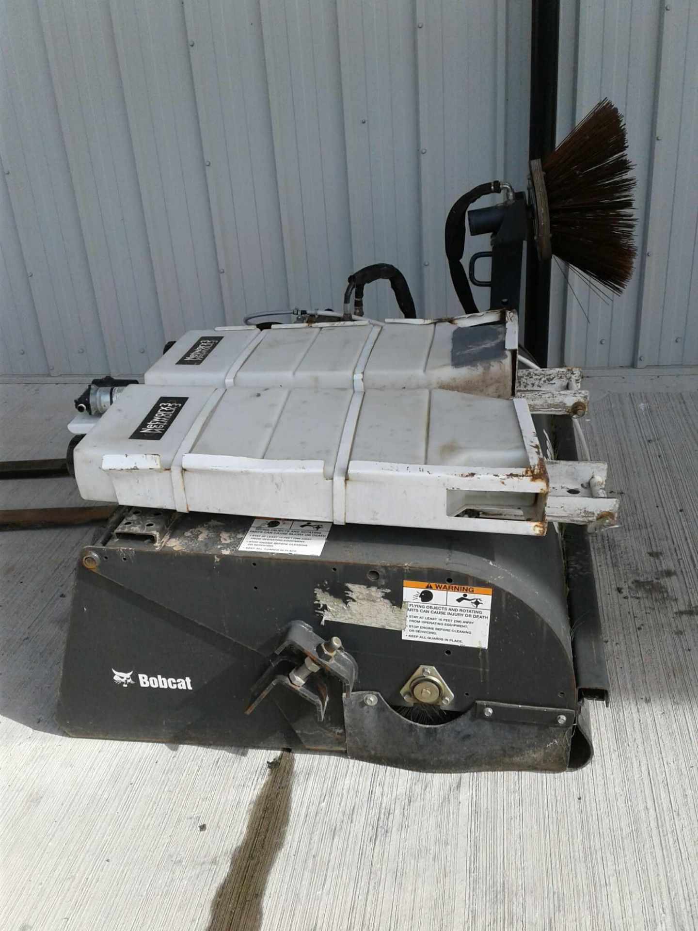 Bobcat Diesel T590 compact skid steer - Image 8 of 11